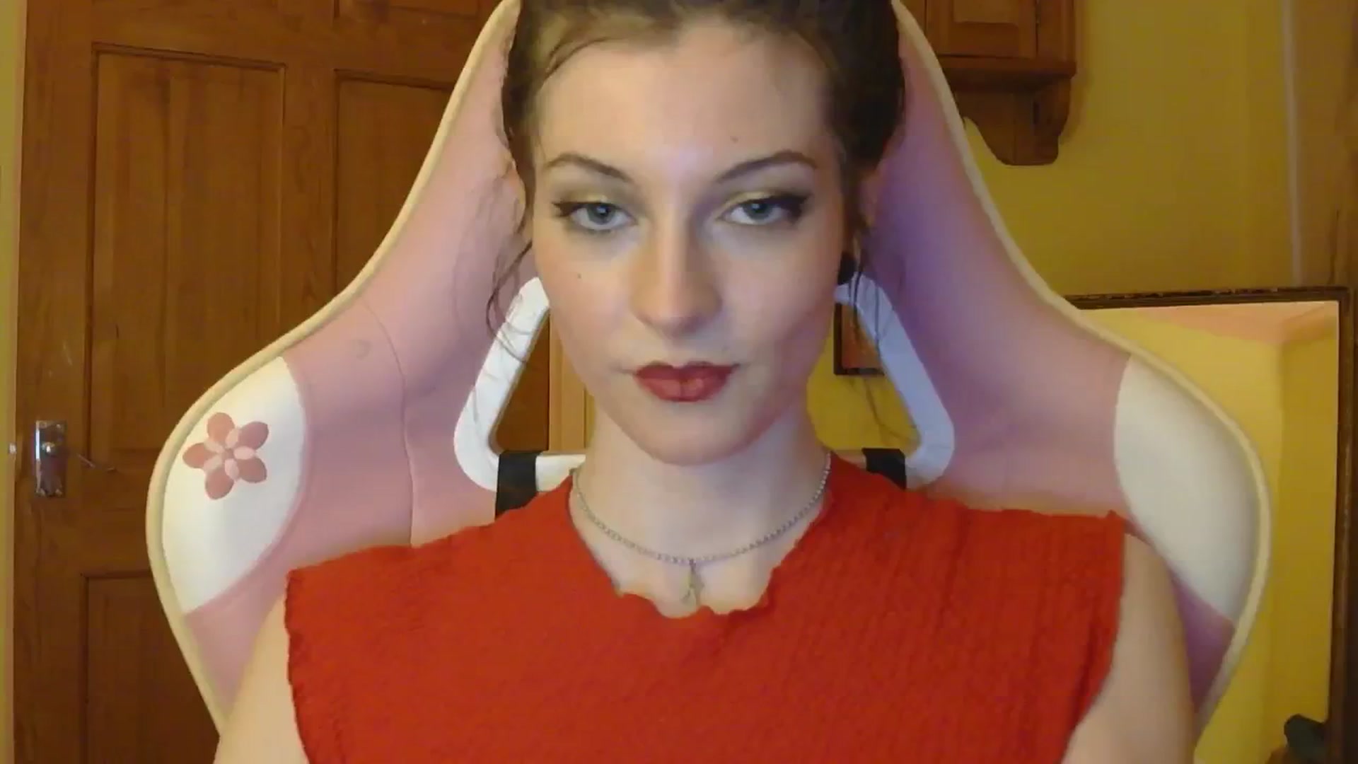 Gallery image thumbnail from viola__'s myfreecams stream on, 08/15/2024, 21:00 image 14 of 20