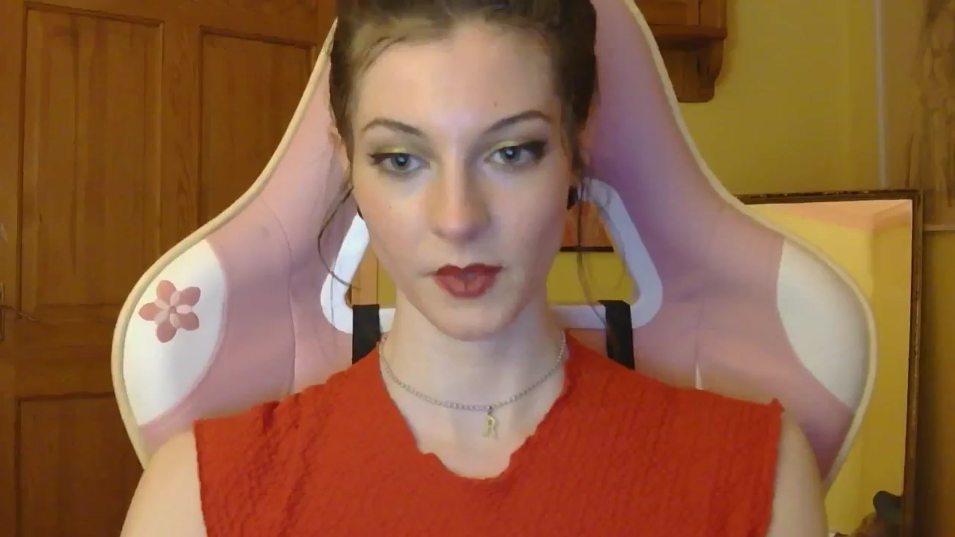 Gallery image thumbnail from viola__'s myfreecams stream on, 08/15/2024, 21:00 image 11 of 20