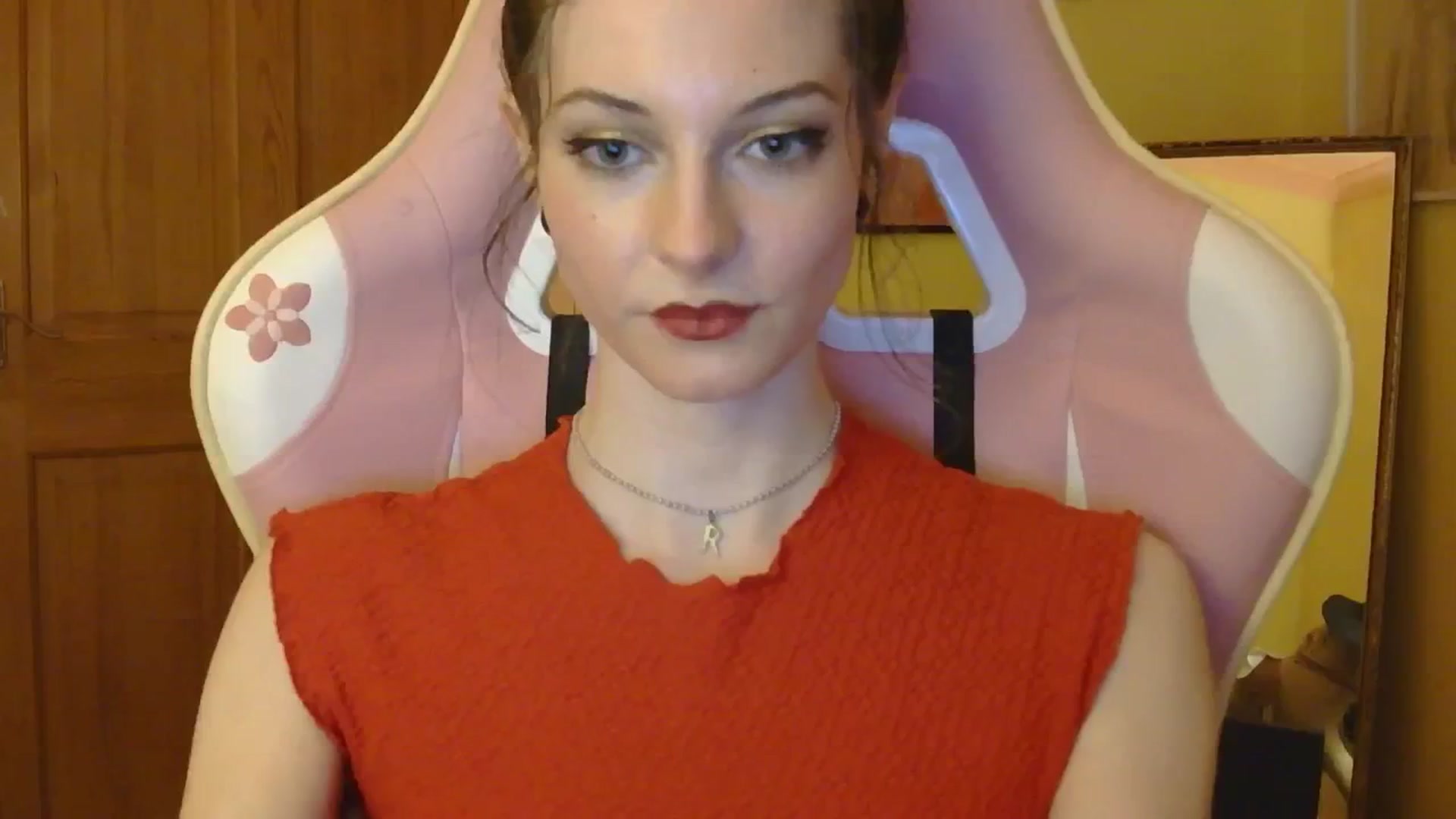 Gallery image thumbnail from viola__'s myfreecams stream on, 08/15/2024, 21:00 image 12 of 20