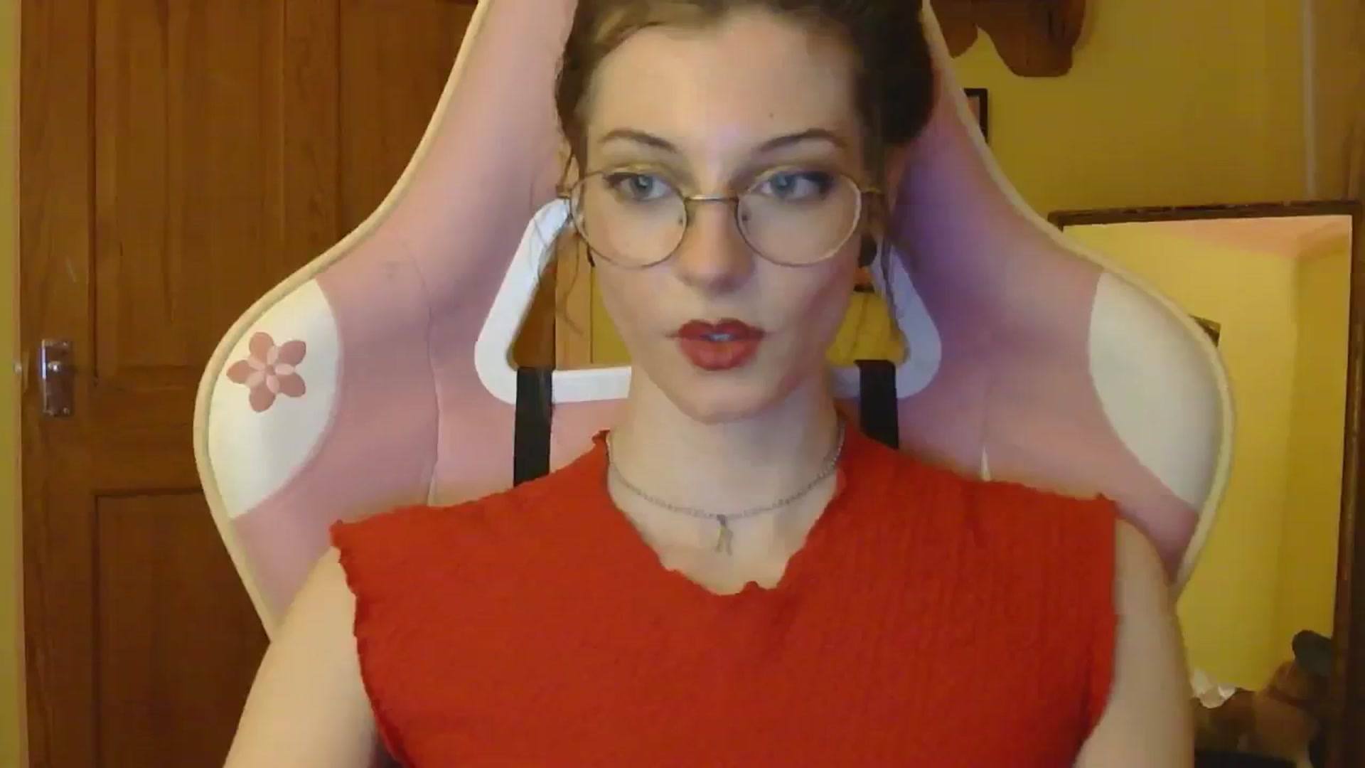 Gallery image thumbnail from viola__'s myfreecams stream on, 08/15/2024, 21:00 image 17 of 20