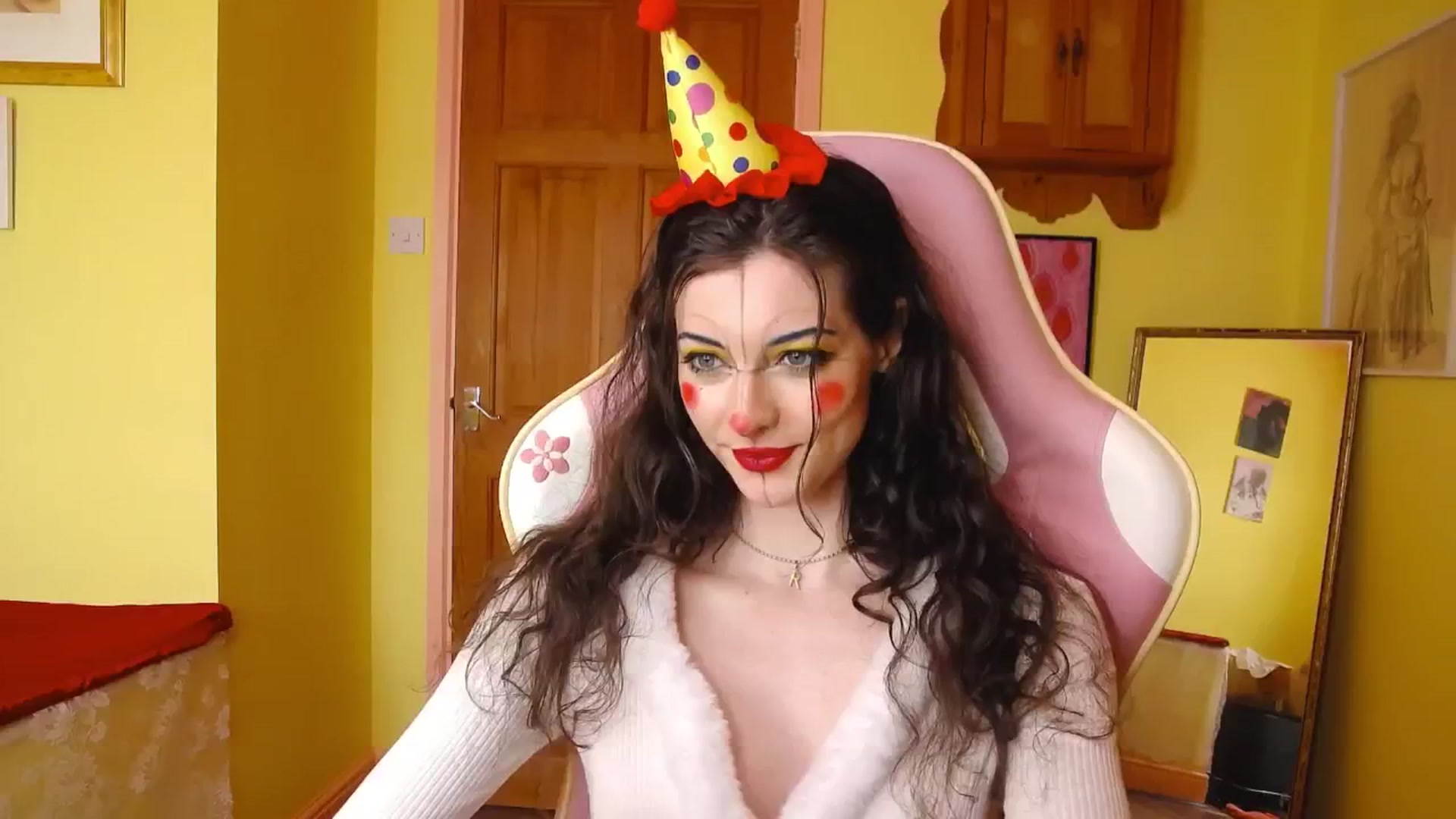 Gallery image thumbnail from viola__'s myfreecams stream on, 08/16/2024, 15:10 image 5 of 20