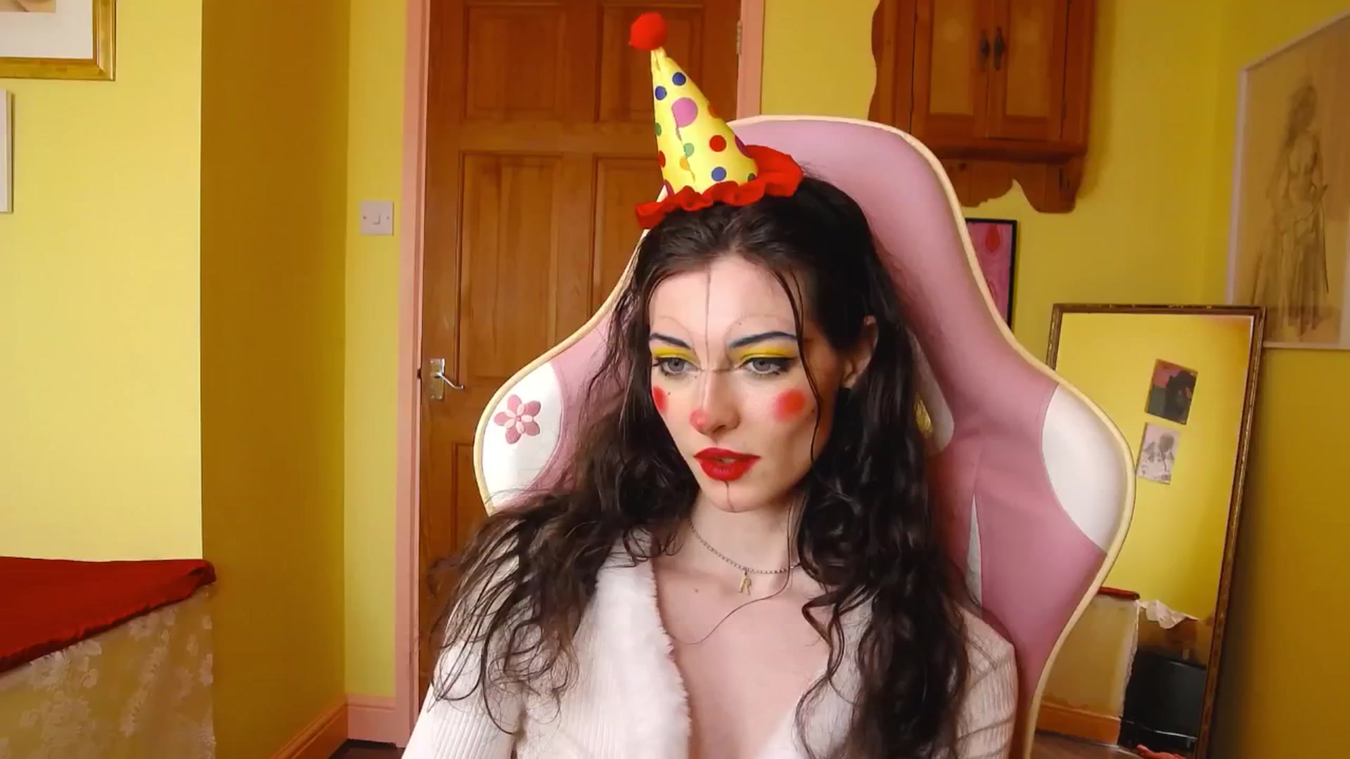 Gallery image thumbnail from viola__'s myfreecams stream on, 08/16/2024, 15:10 image 6 of 20