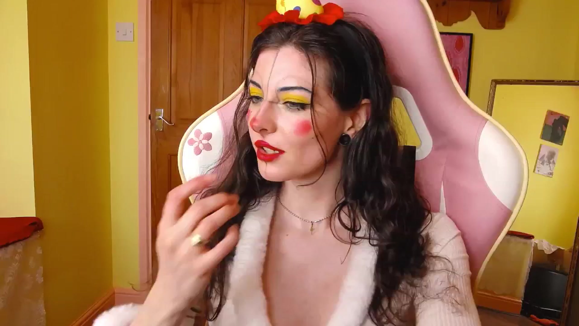 Gallery image thumbnail from viola__'s myfreecams stream on, 08/16/2024, 15:10 image 19 of 20
