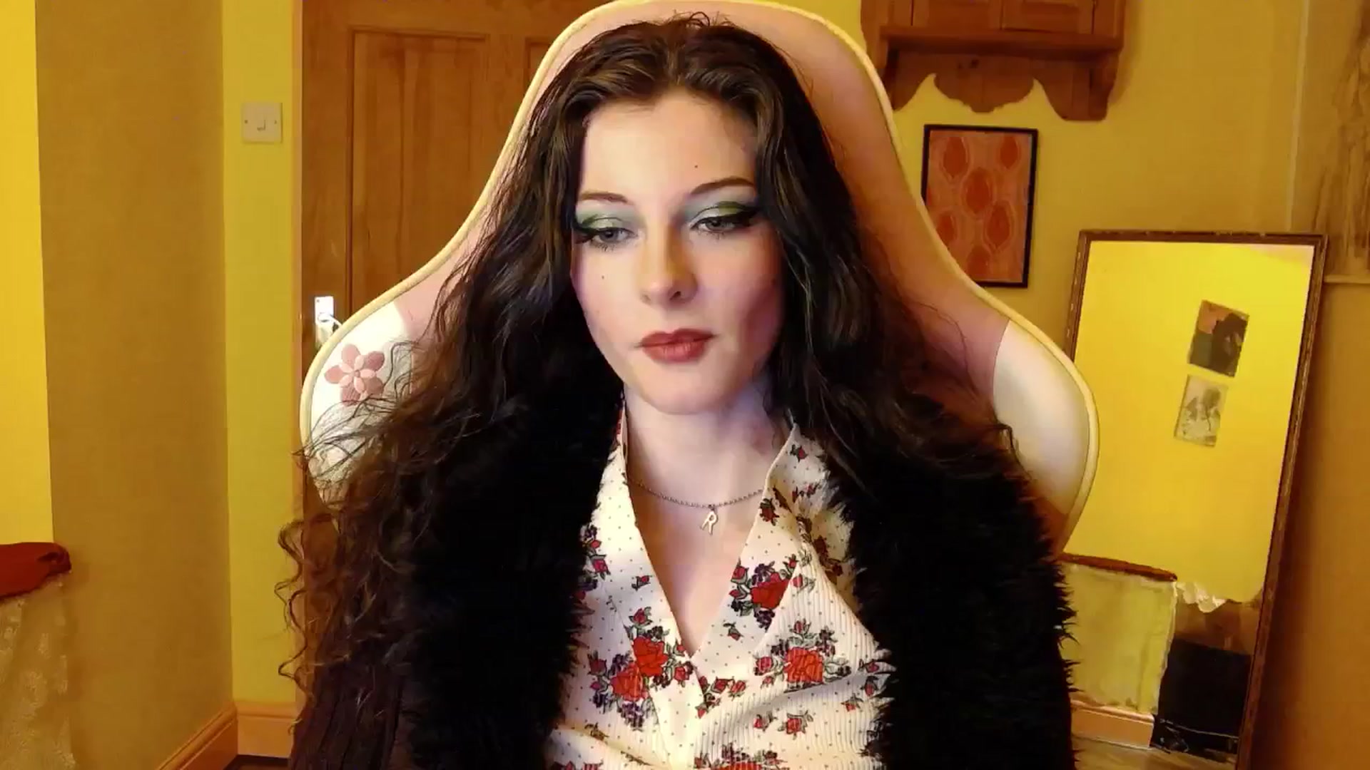 Gallery image thumbnail from viola__'s myfreecams stream on, 08/20/2024, 21:56 image 14 of 20