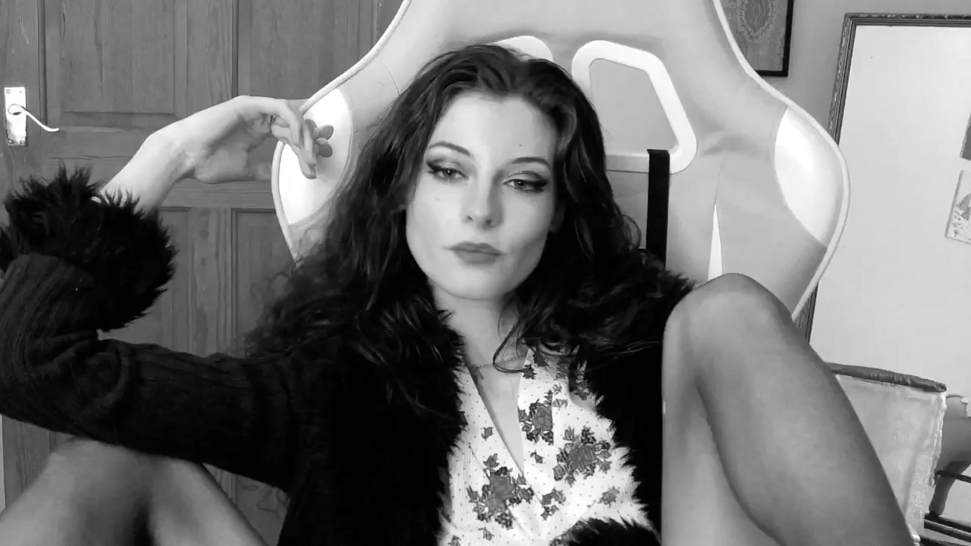 Gallery image thumbnail from viola__'s myfreecams stream on, 08/20/2024, 21:56 image 20 of 20