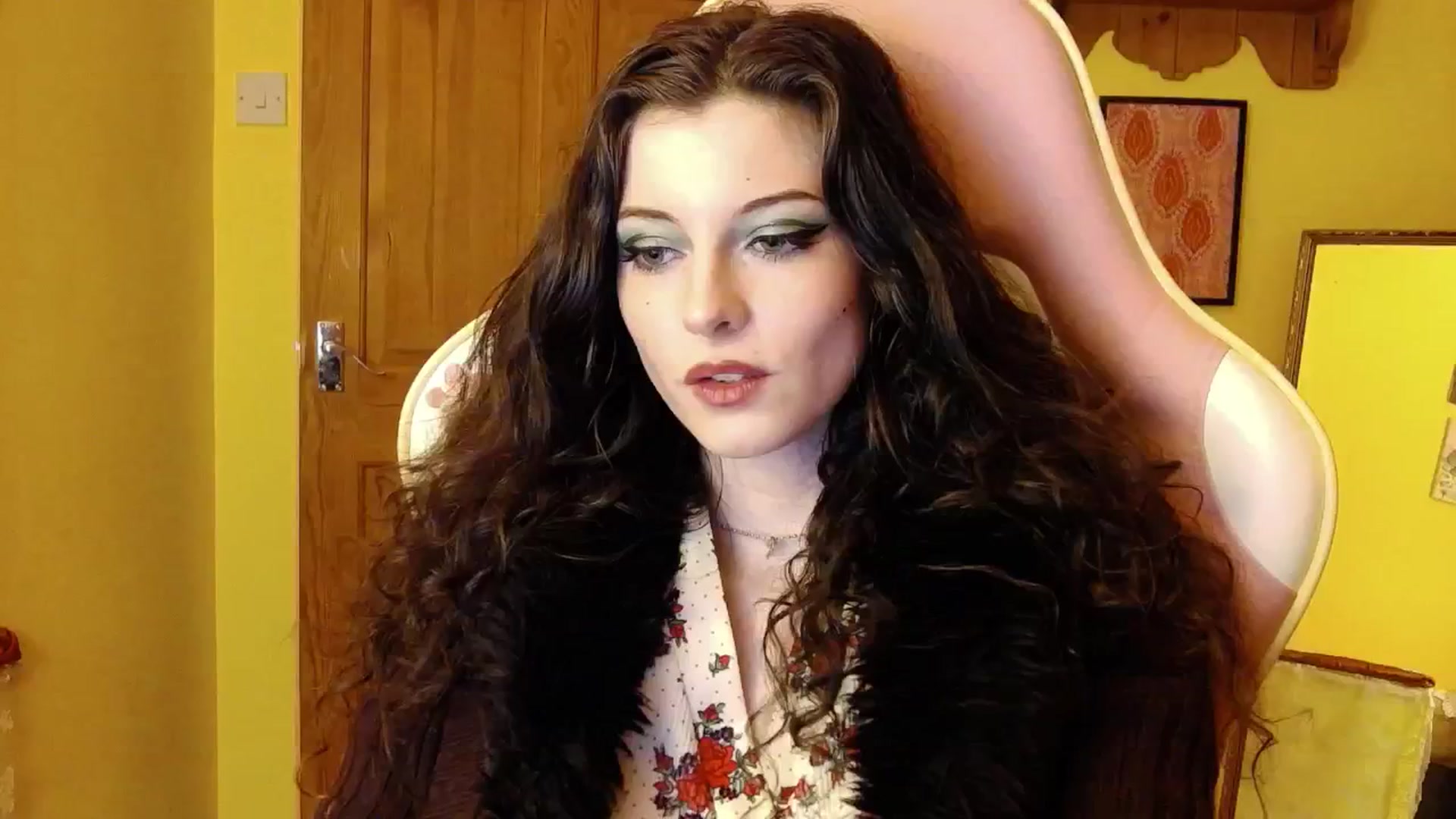 Gallery image thumbnail from viola__'s myfreecams stream on, 08/20/2024, 21:56 image 5 of 20