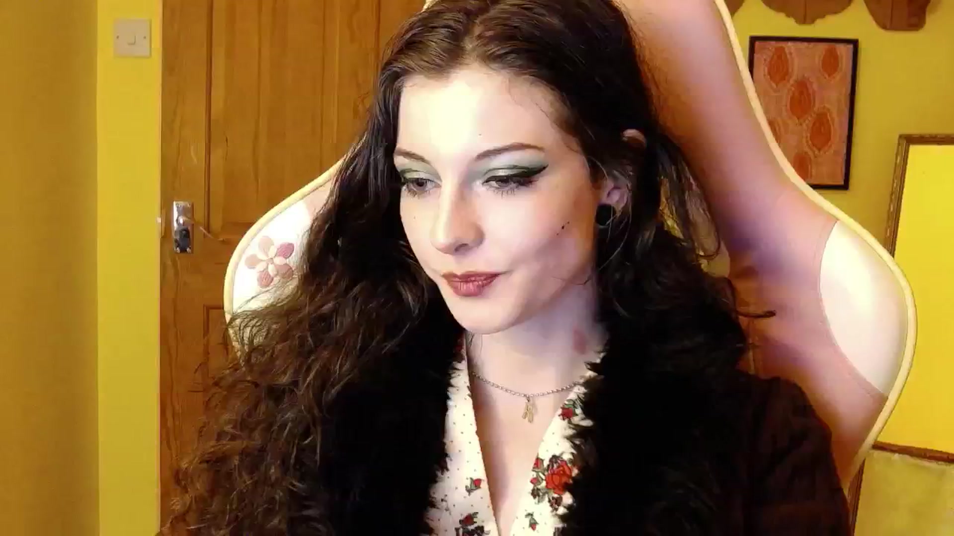 Gallery image thumbnail from viola__'s myfreecams stream on, 08/20/2024, 21:56 image 7 of 20