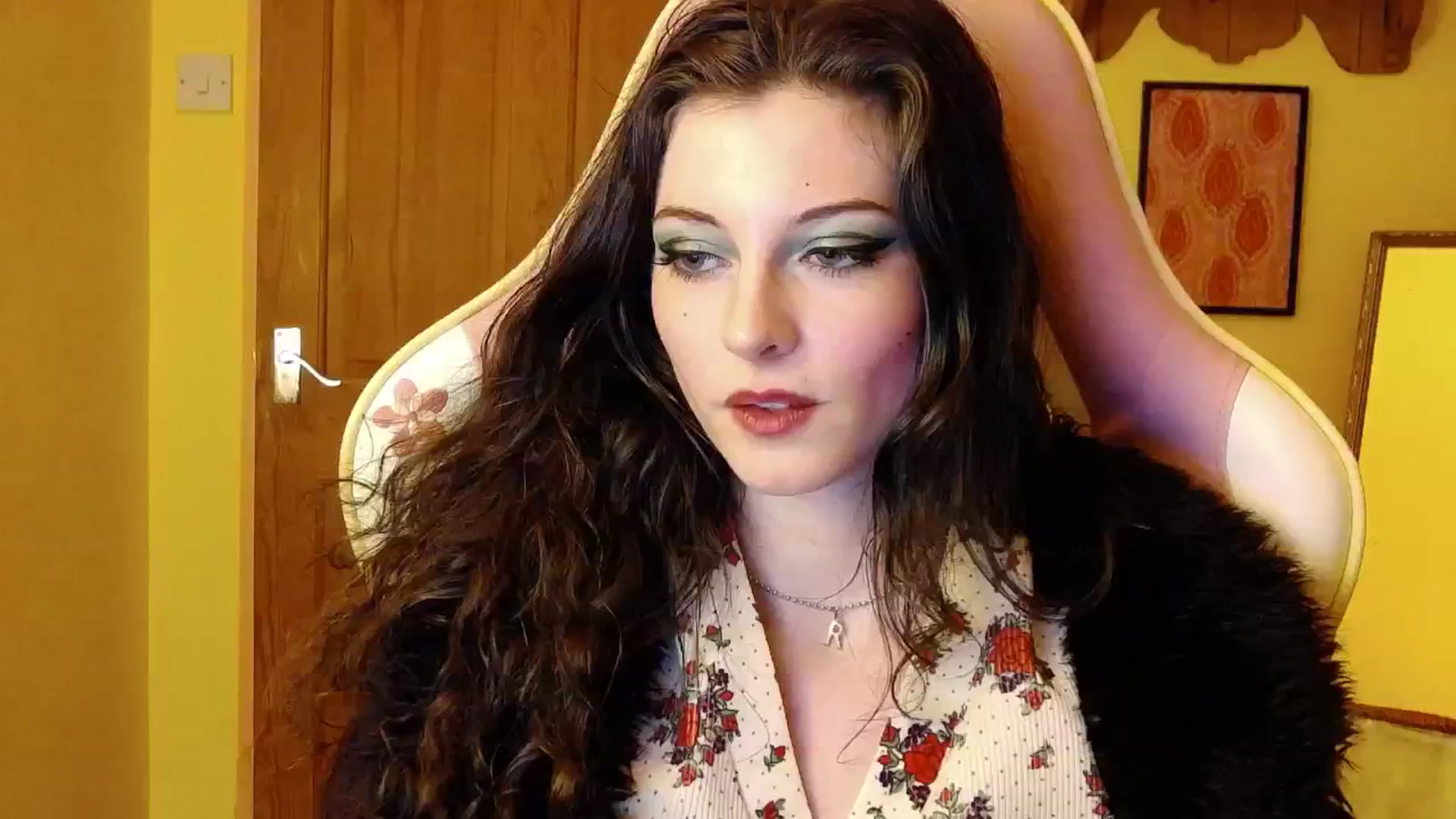 Gallery image thumbnail from viola__'s myfreecams stream on, 08/20/2024, 21:56 image 13 of 20