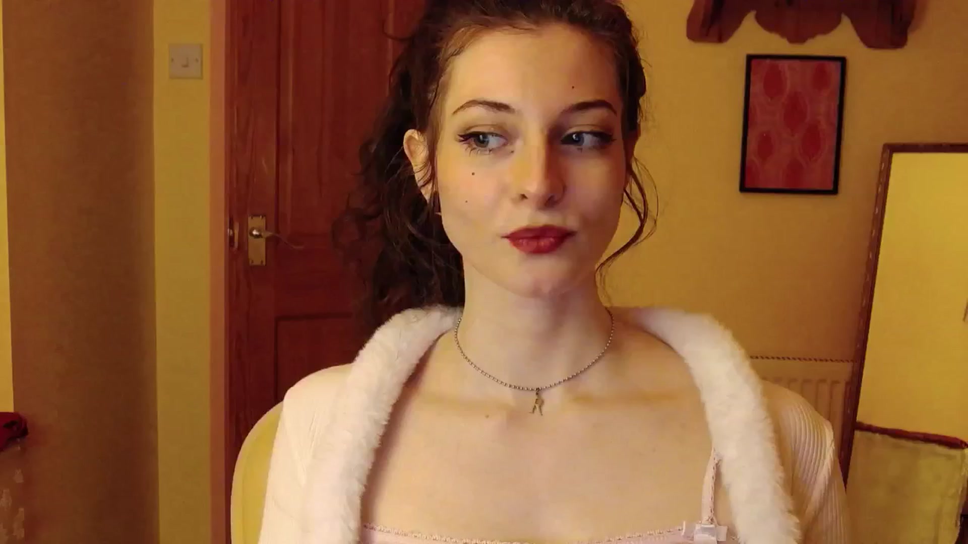 Gallery image thumbnail from viola__'s myfreecams stream on, 09/10/2024, 20:52 image 15 of 20