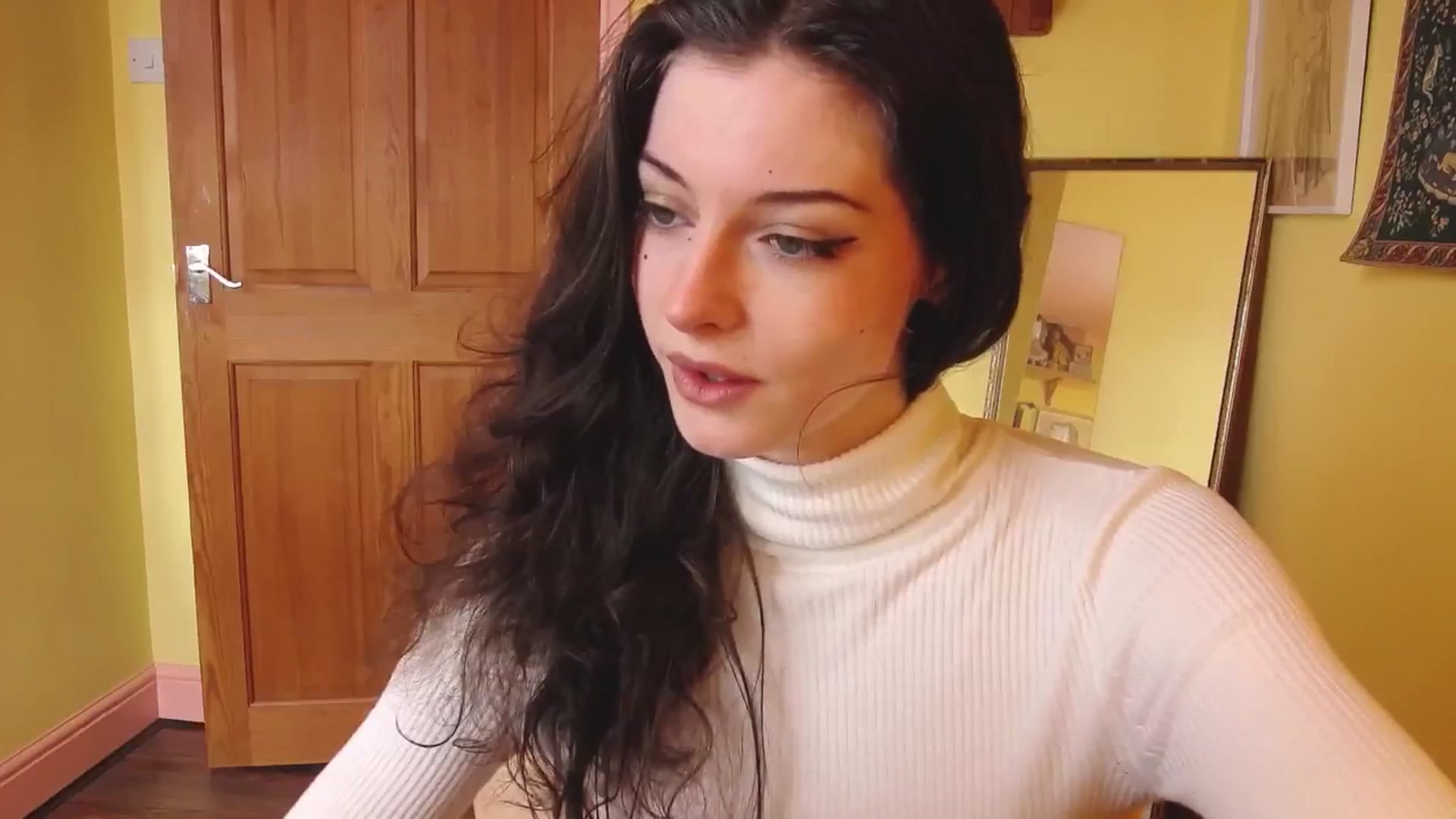 Gallery image thumbnail from viola__'s myfreecams stream on, 09/11/2024, 15:10 image 3 of 20