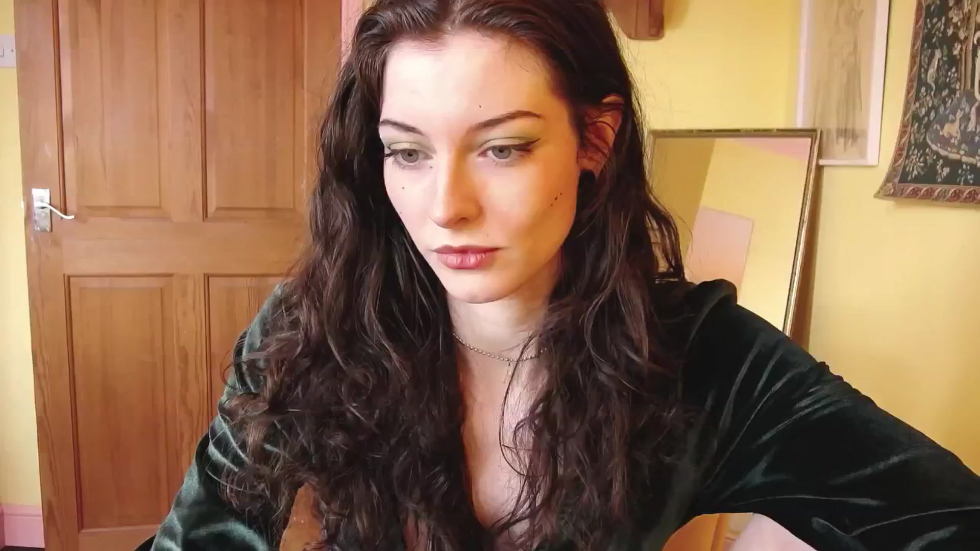 Gallery image thumbnail from viola__'s myfreecams stream on, 09/12/2024, 15:30 image 10 of 20