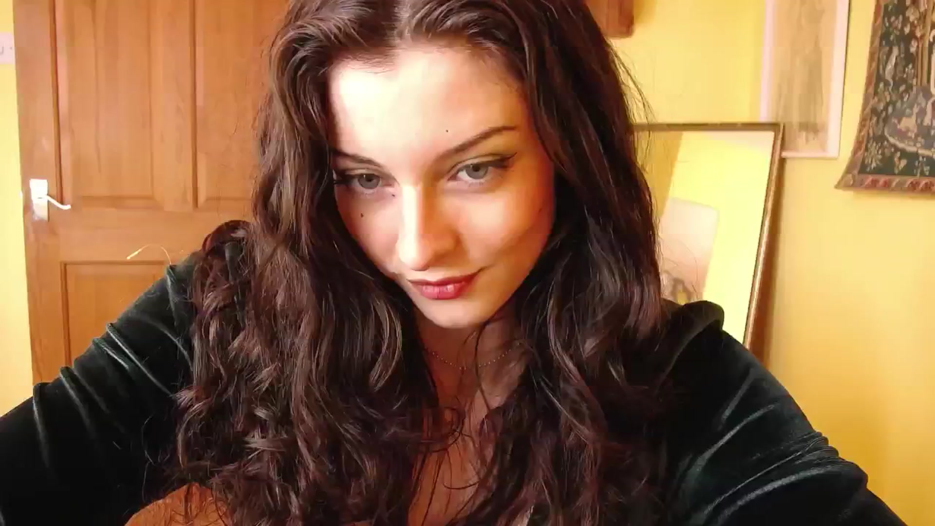 Gallery image thumbnail from viola__'s myfreecams stream on, 09/12/2024, 15:30 image 12 of 20