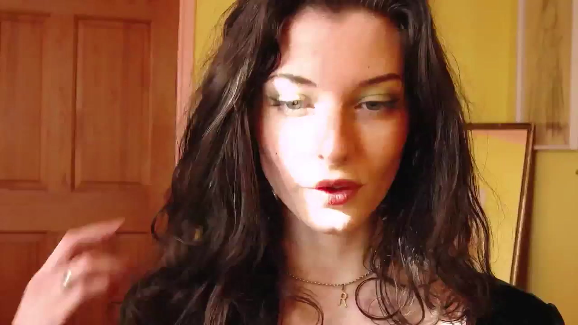 Gallery image thumbnail from viola__'s myfreecams stream on, 09/12/2024, 17:16 image 5 of 20