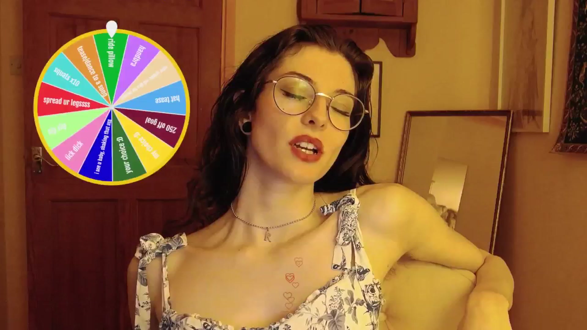 Gallery image thumbnail from viola__'s myfreecams stream on, 09/17/2024, 22:58 image 18 of 20