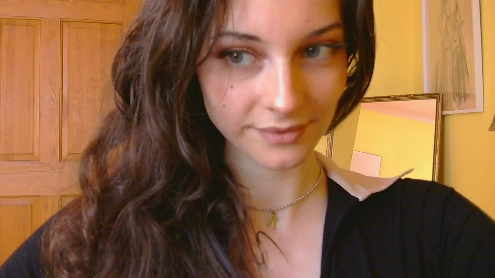 Gallery image thumbnail from viola__'s myfreecams stream on, 09/18/2024, 13:06 image 11 of 20