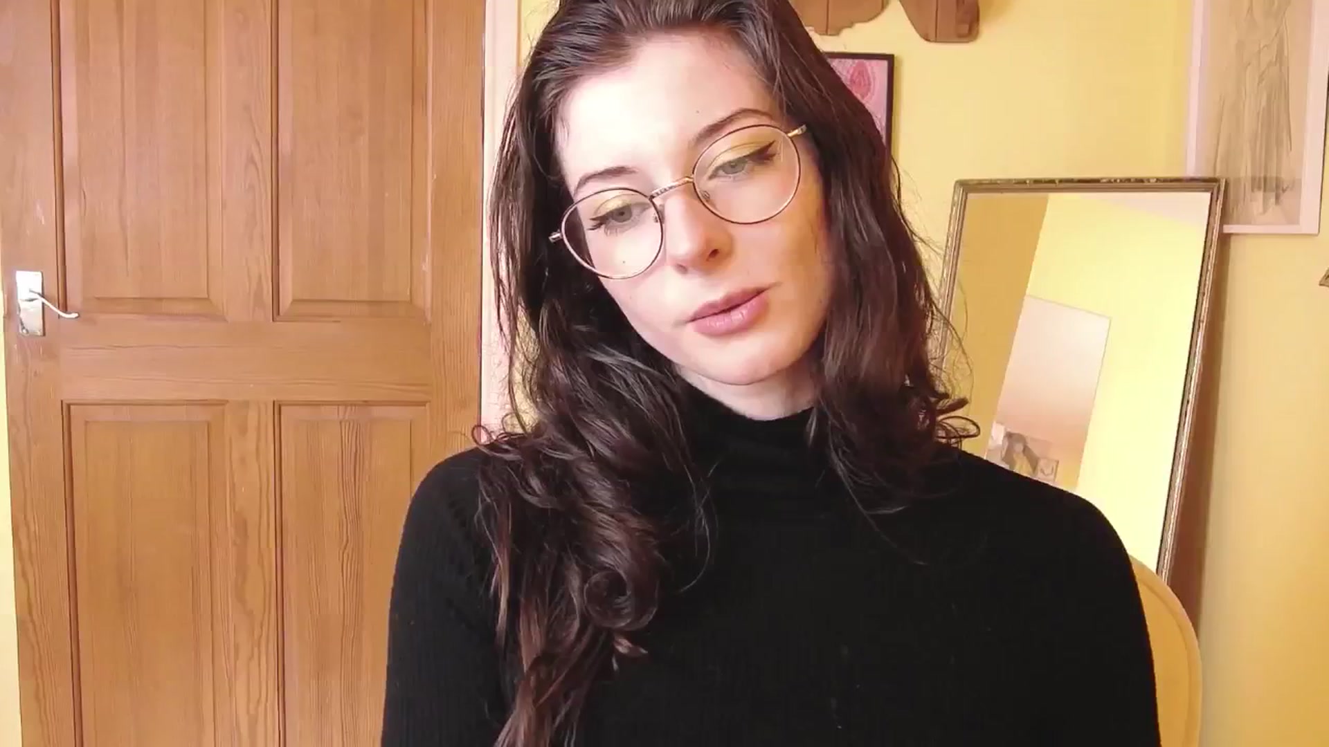 Gallery image thumbnail from viola__'s myfreecams stream on, 09/23/2024, 13:39 image 11 of 20