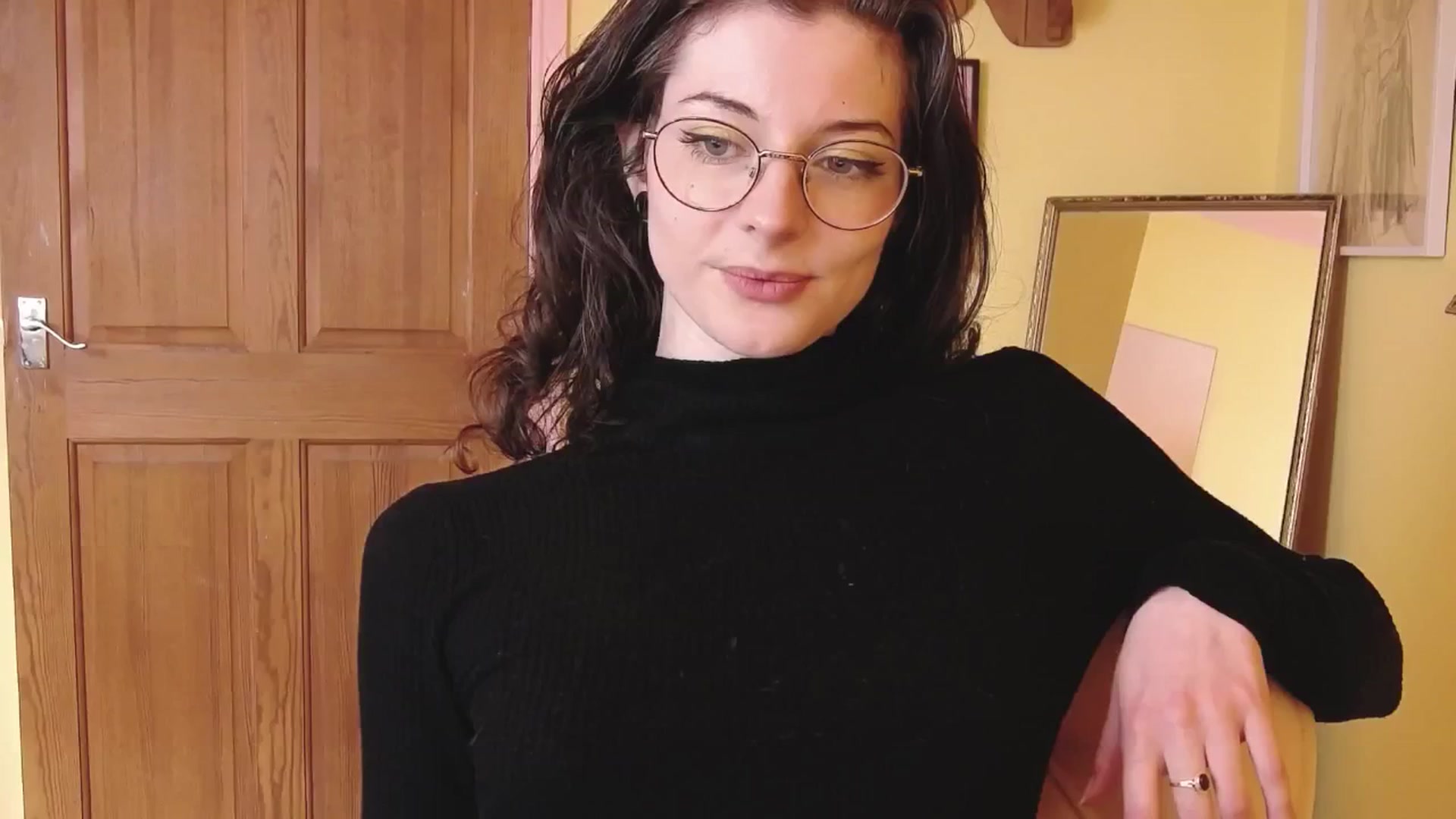 Gallery image thumbnail from viola__'s myfreecams stream on, 09/23/2024, 13:39 image 16 of 20