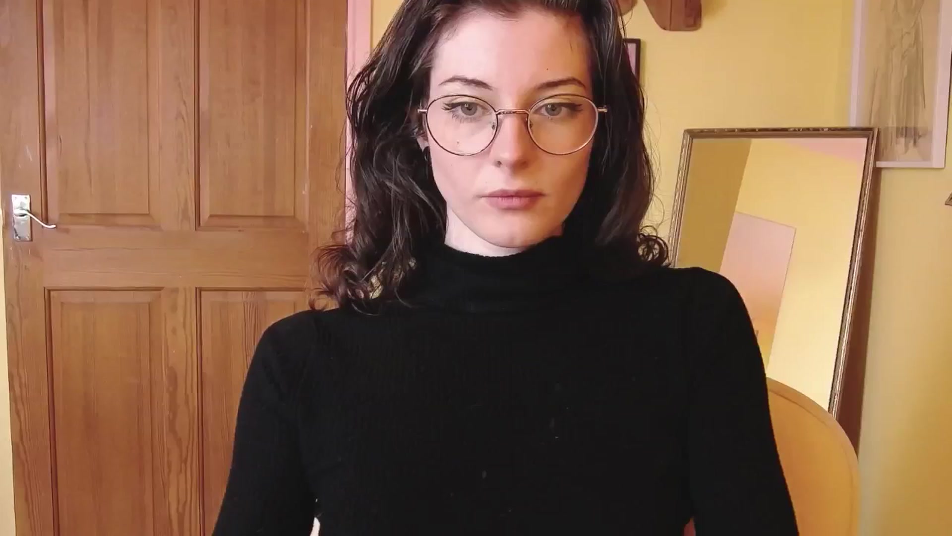 Gallery image thumbnail from viola__'s myfreecams stream on, 09/23/2024, 13:39 image 17 of 20