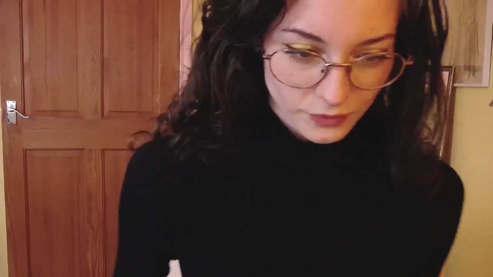 Gallery image thumbnail from viola__'s myfreecams stream on, 09/23/2024, 13:39 image 14 of 20