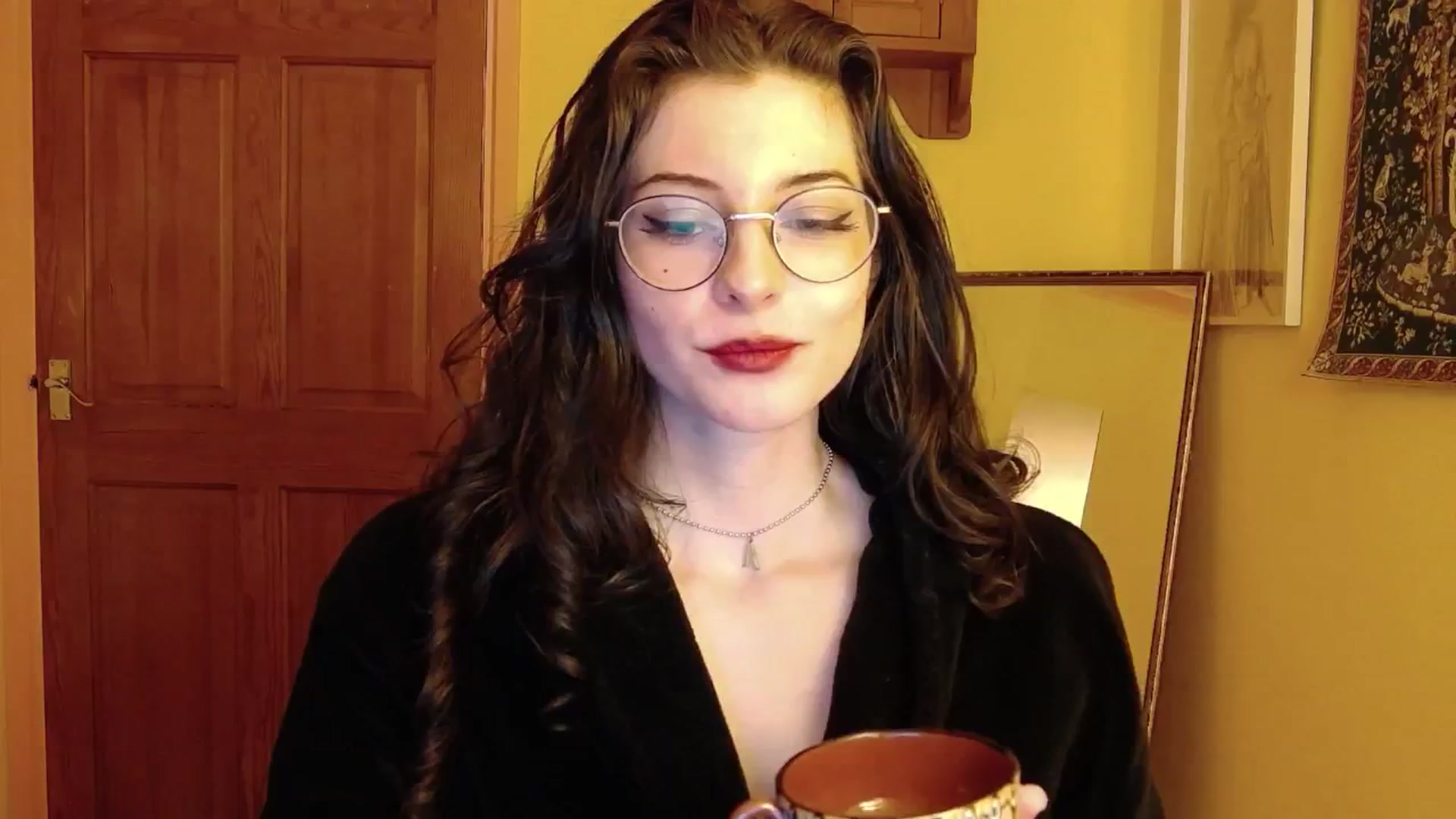 Gallery image thumbnail from viola__'s myfreecams stream on, 09/24/2024, 23:54 image 1 of 20