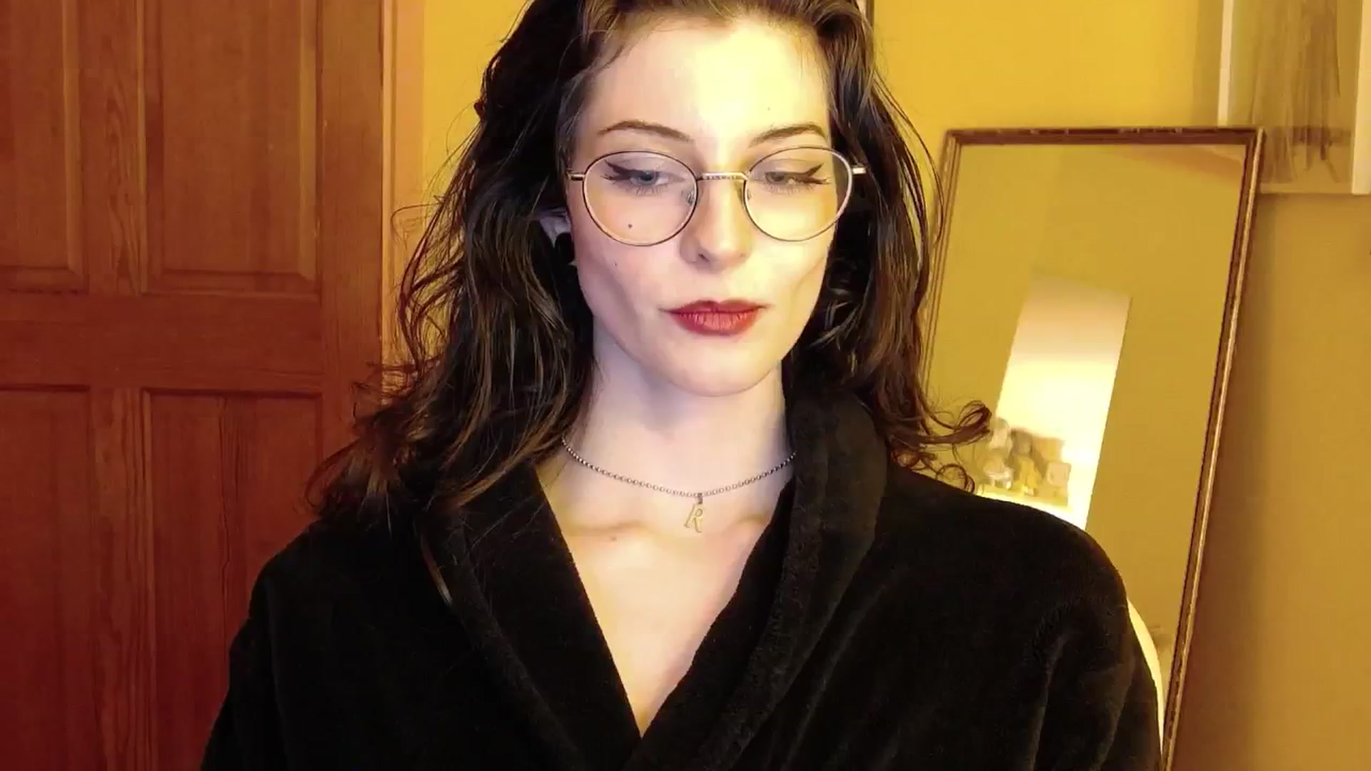 Gallery image thumbnail from viola__'s myfreecams stream on, 09/24/2024, 23:54 image 3 of 20