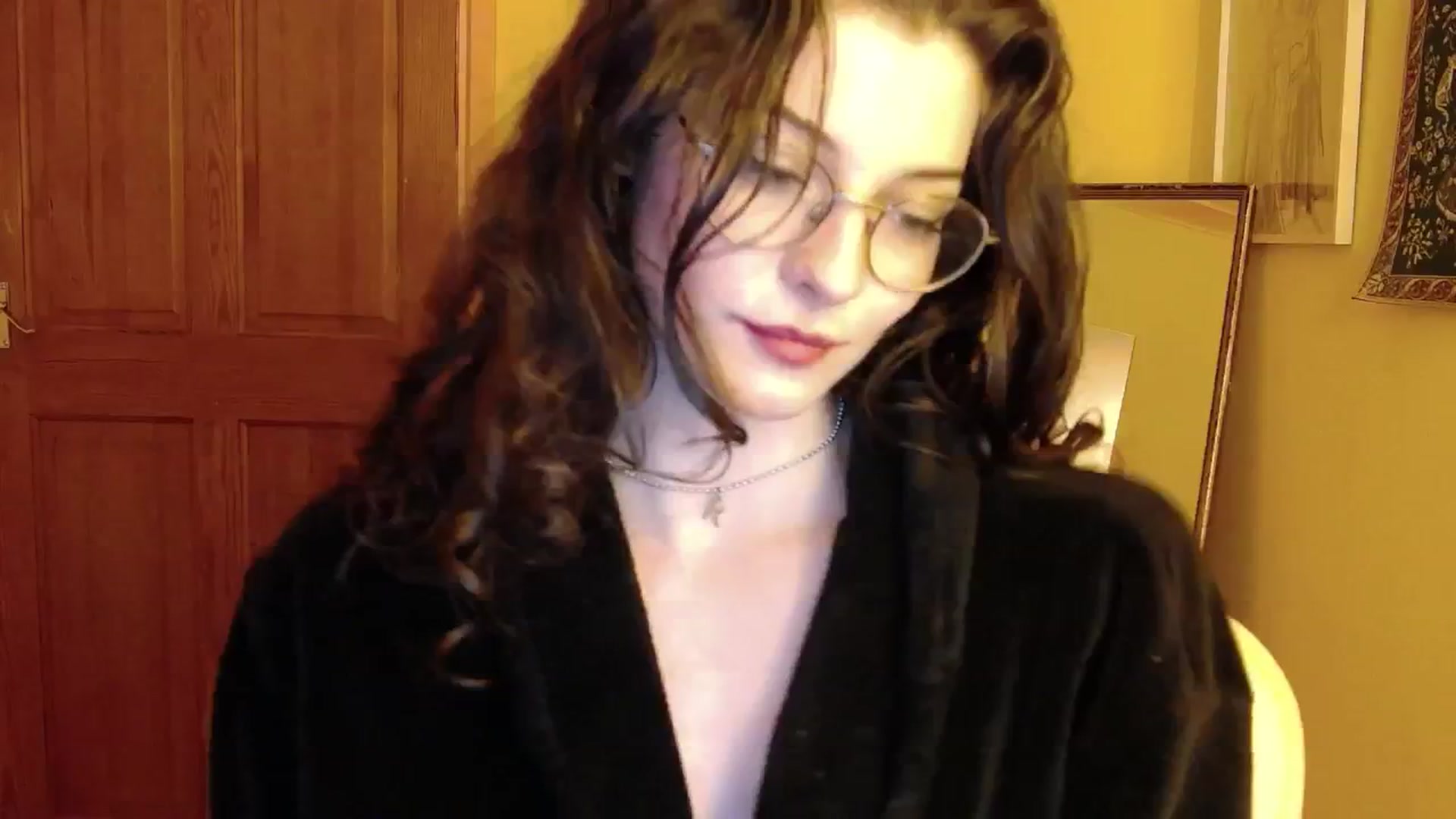 Gallery image thumbnail from viola__'s myfreecams stream on, 09/24/2024, 23:54 image 8 of 20