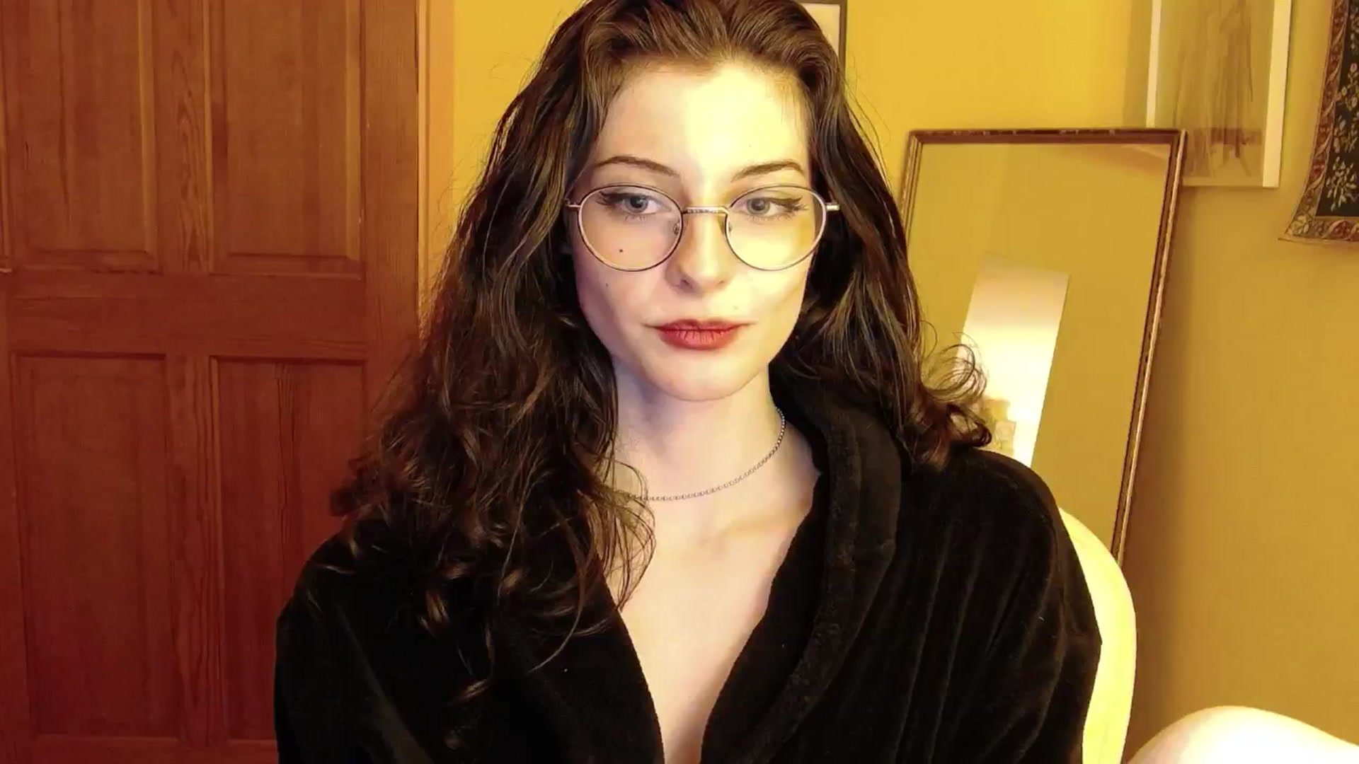Gallery image thumbnail from viola__'s myfreecams stream on, 09/24/2024, 23:54 image 5 of 20