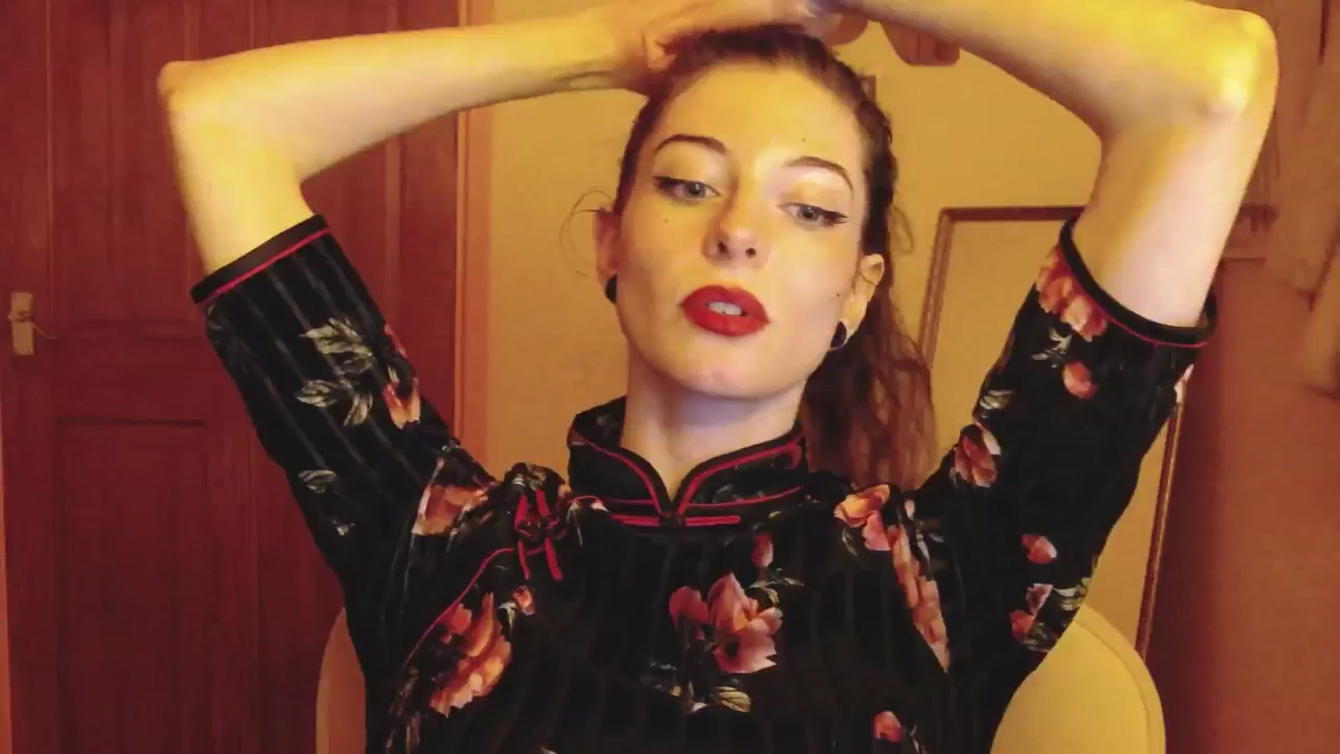 Gallery image thumbnail from viola__'s myfreecams stream on, 10/01/2024, 21:28 image 11 of 20