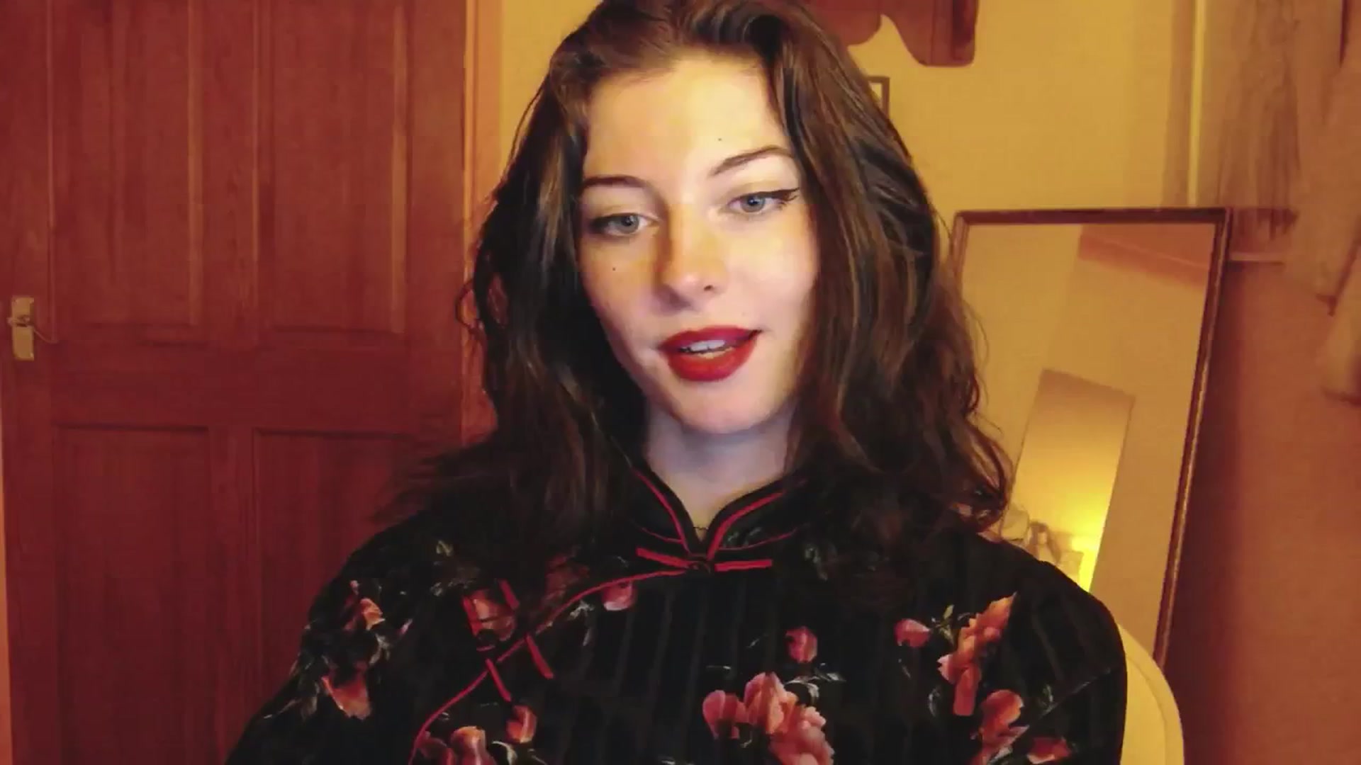 Gallery image thumbnail from viola__'s myfreecams stream on, 10/01/2024, 21:28 image 10 of 20
