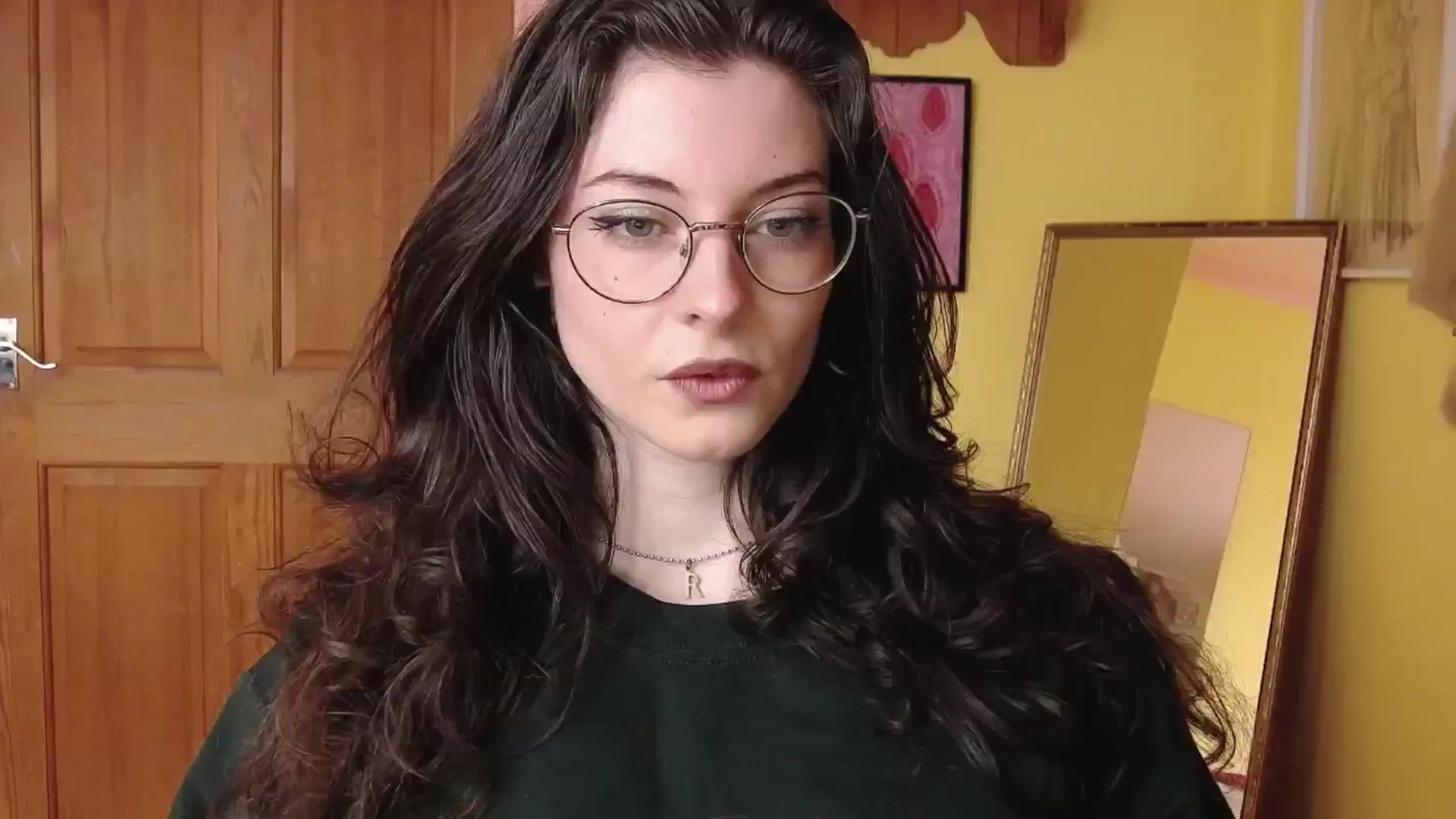 Gallery image thumbnail from viola__'s myfreecams stream on, 10/07/2024, 13:15 image 16 of 20