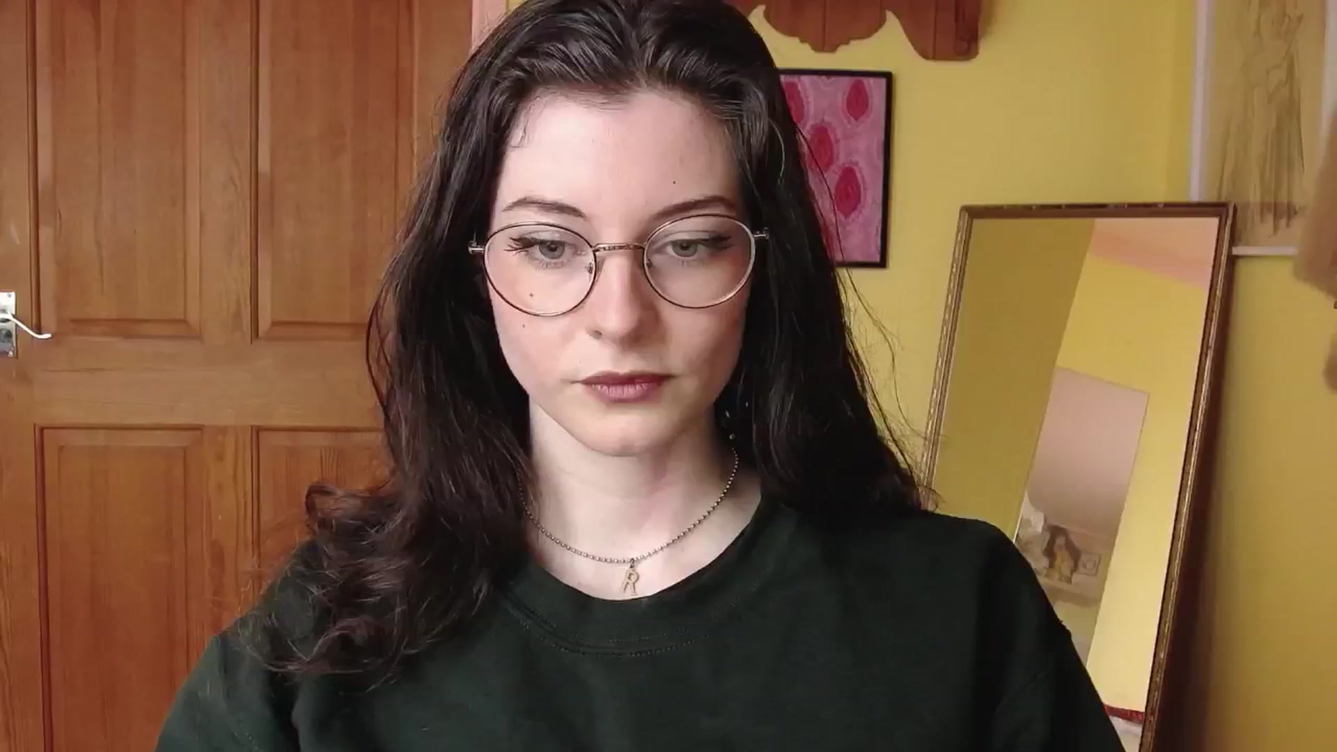 Gallery image thumbnail from viola__'s myfreecams stream on, 10/07/2024, 13:15 image 19 of 20