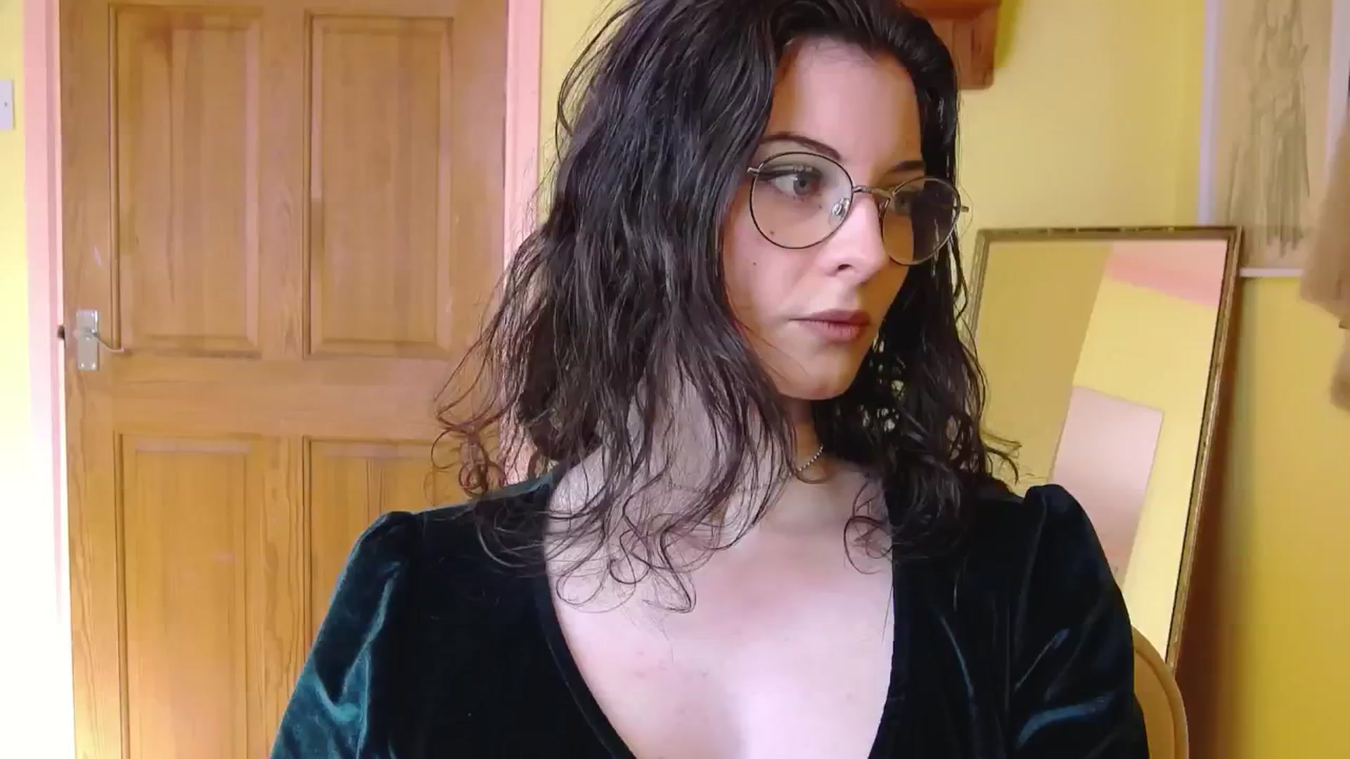 Gallery image thumbnail from viola__'s myfreecams stream on, 10/10/2024, 12:13 image 7 of 20
