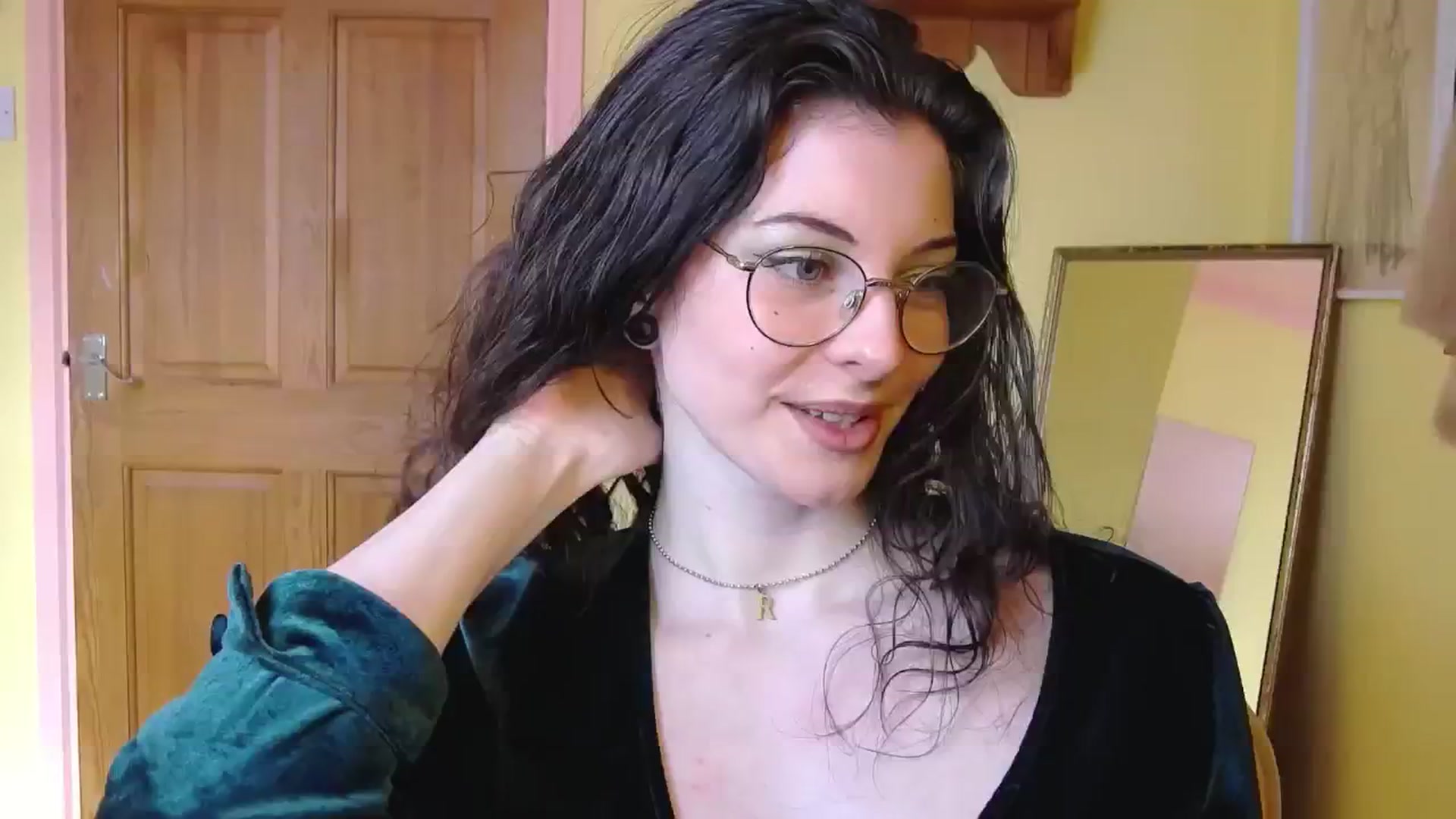 Gallery image thumbnail from viola__'s myfreecams stream on, 10/10/2024, 12:13 image 3 of 20