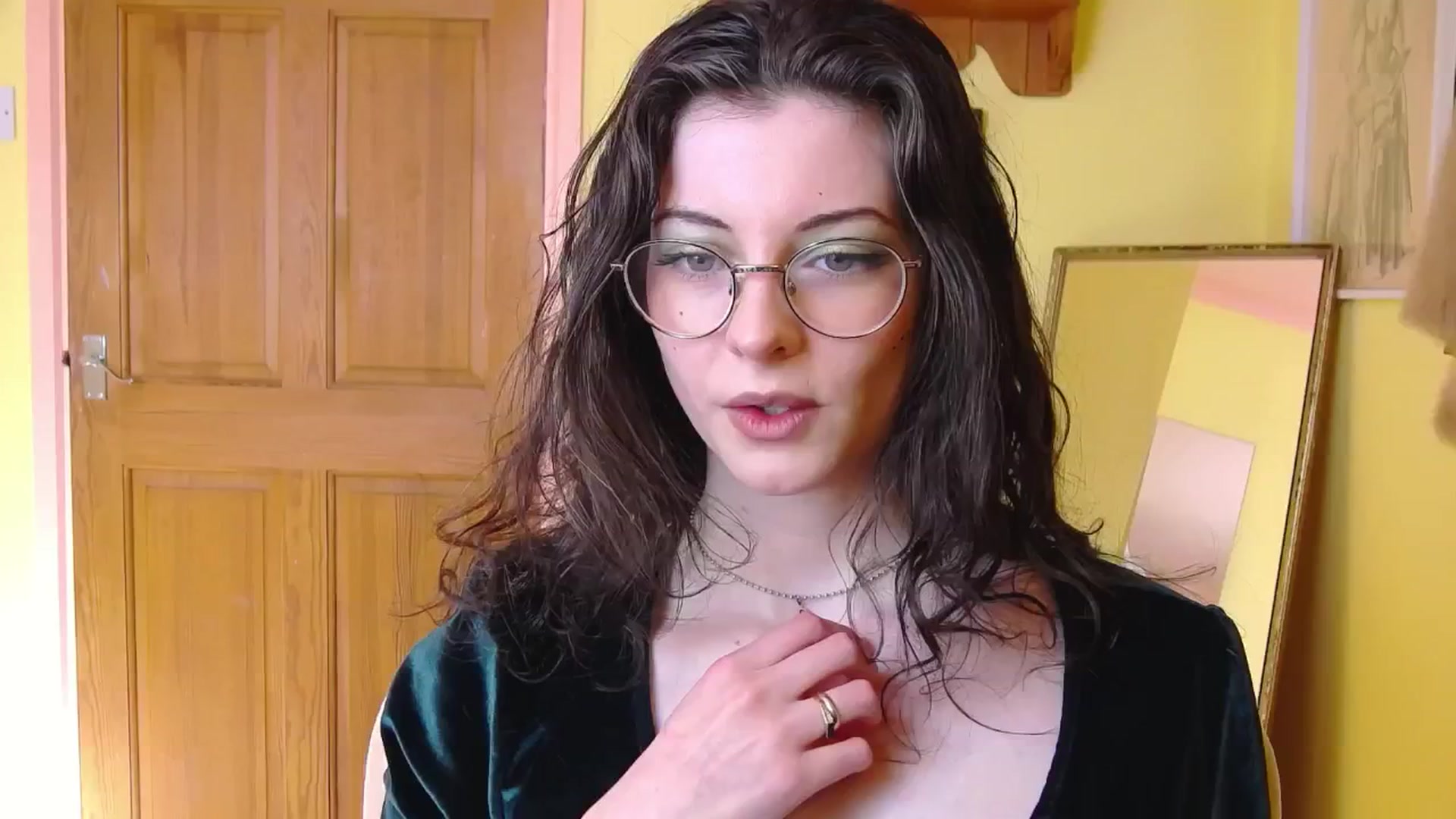 Gallery image thumbnail from viola__'s myfreecams stream on, 10/10/2024, 12:13 image 1 of 20