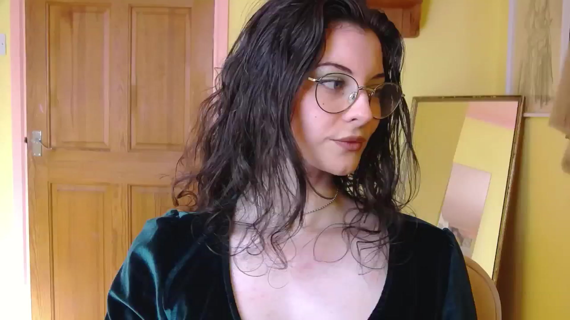 Gallery image thumbnail from viola__'s myfreecams stream on, 10/10/2024, 12:13 image 4 of 20