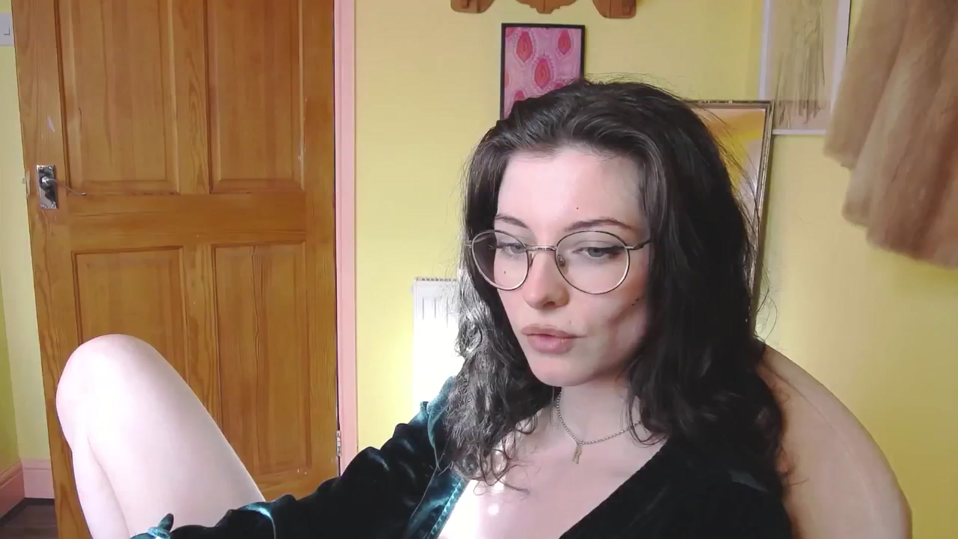 Gallery image thumbnail from viola__'s myfreecams stream on, 10/17/2024, 14:17 image 20 of 20