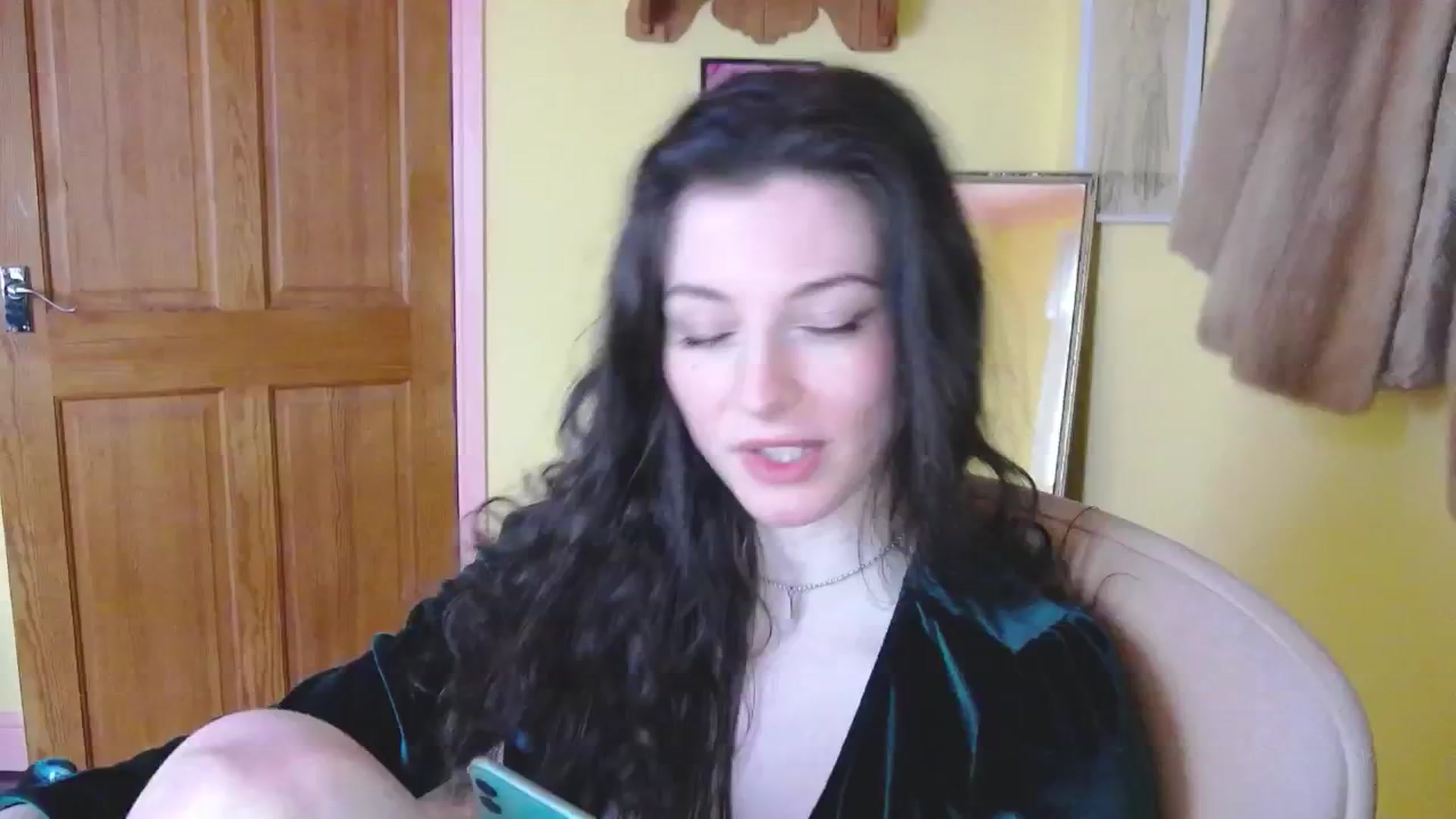 Gallery image thumbnail from viola__'s myfreecams stream on, 10/17/2024, 15:37 image 19 of 20