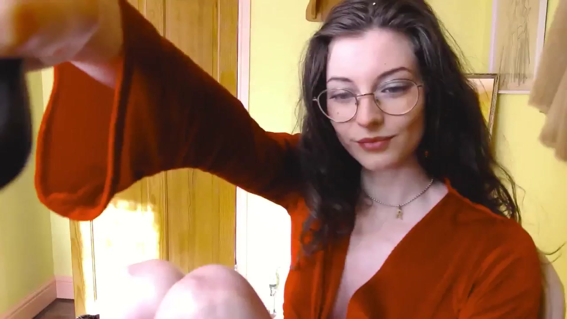 Gallery image thumbnail from viola__'s myfreecams stream on, 10/19/2024, 14:36 image 3 of 20