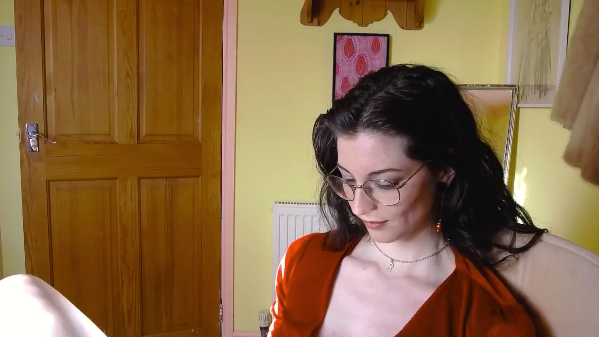 Gallery image thumbnail from viola__'s myfreecams stream on, 10/19/2024, 15:03 image 19 of 20