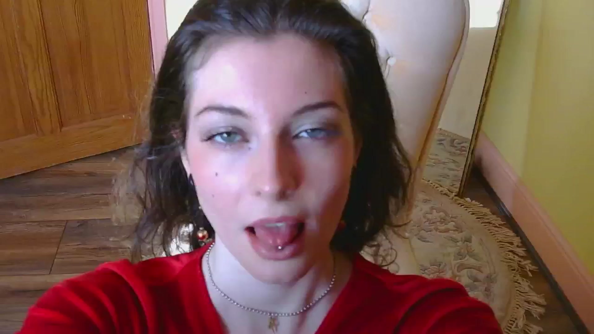 Gallery image thumbnail from viola__'s myfreecams stream on, 10/19/2024, 15:03 image 3 of 20