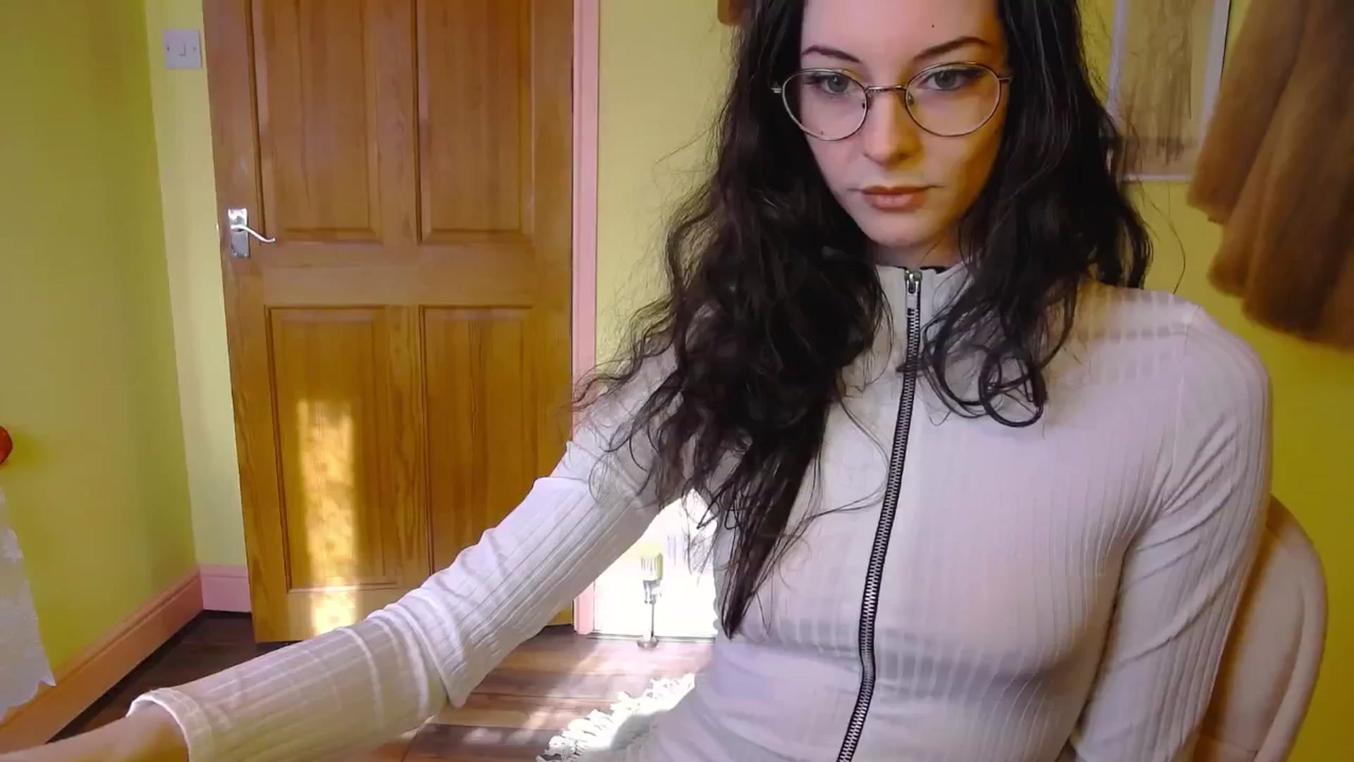 Gallery image thumbnail from viola__'s myfreecams stream on, 10/21/2024, 13:45 image 12 of 20