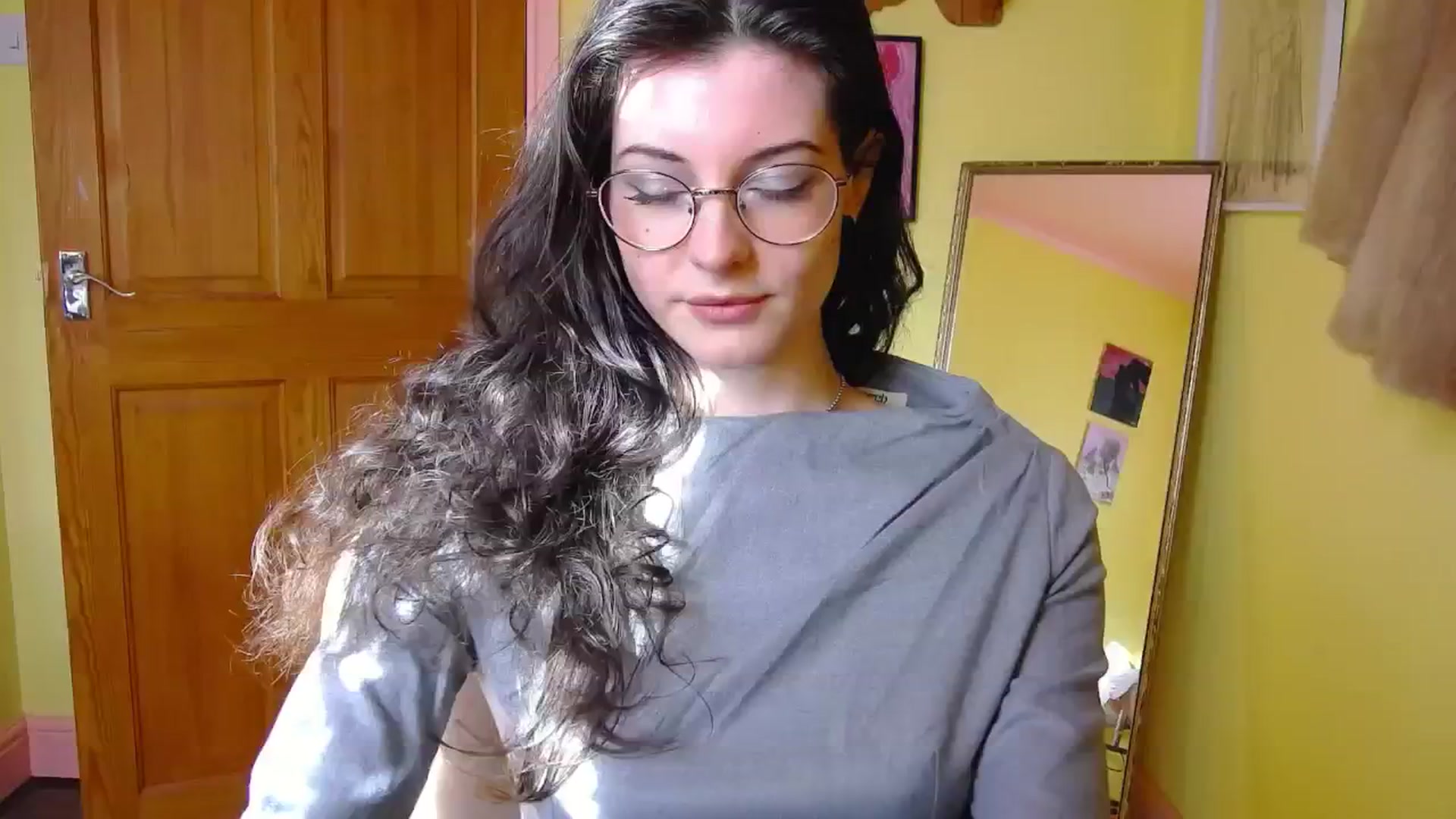 Gallery image thumbnail from viola__'s myfreecams stream on, 10/23/2024, 15:45 image 11 of 20