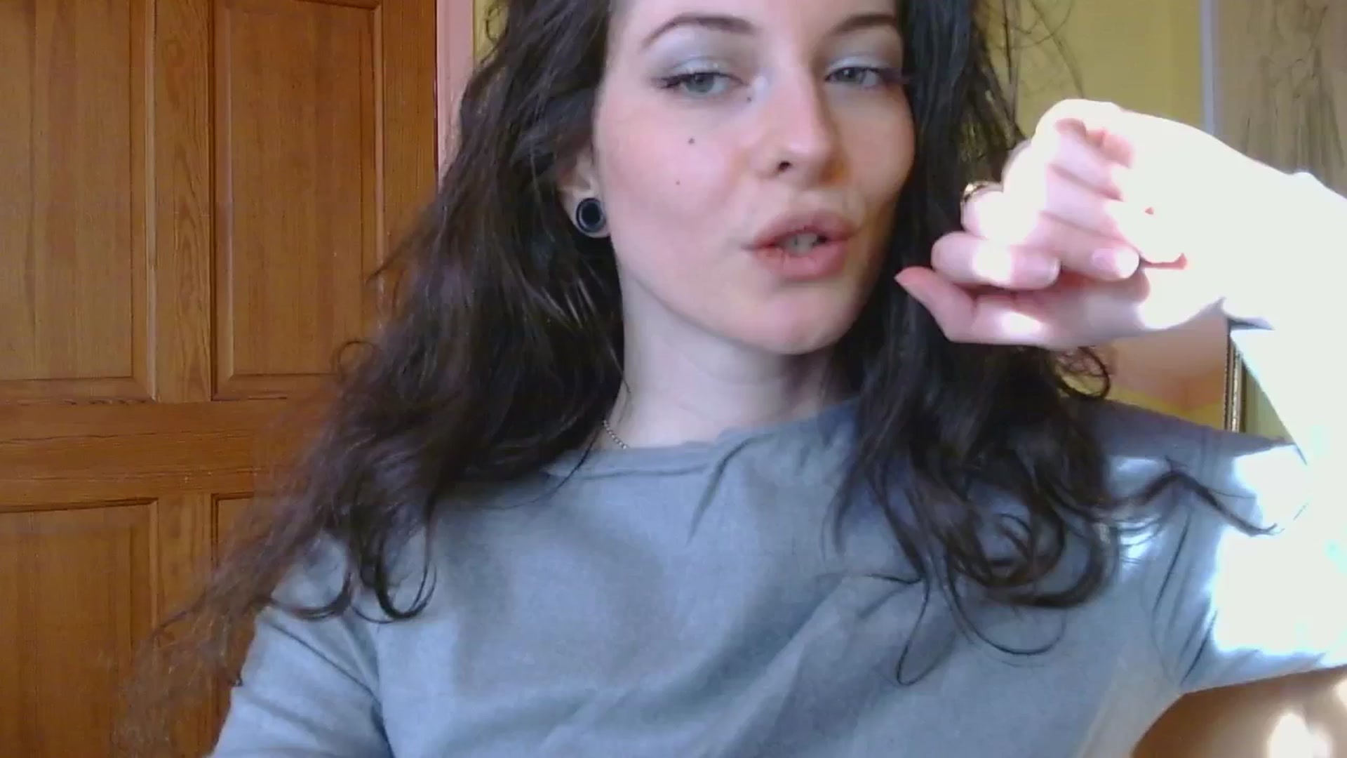 Gallery image thumbnail from viola__'s myfreecams stream on, 10/23/2024, 15:45 image 16 of 20