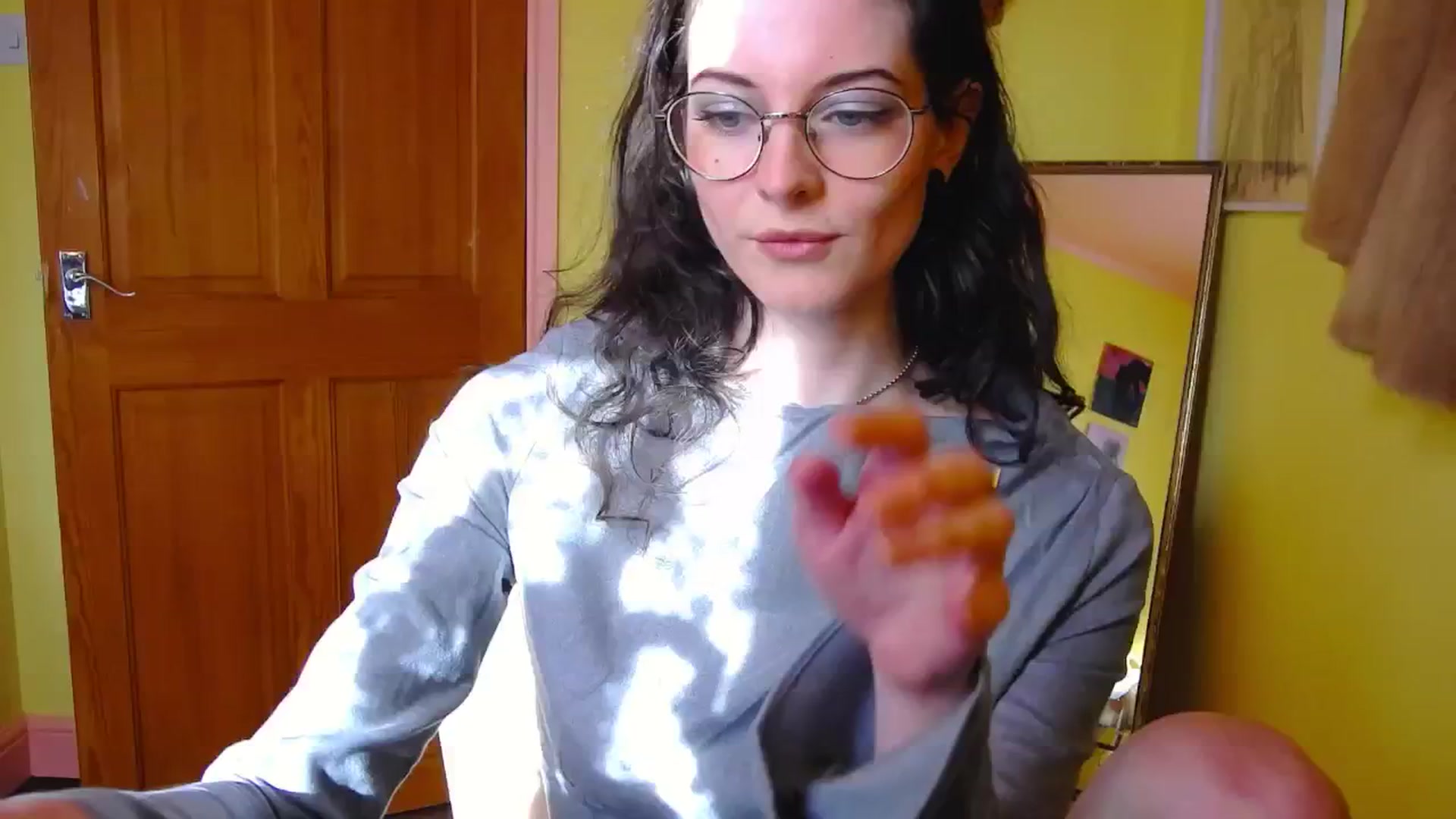 Gallery image thumbnail from viola__'s myfreecams stream on, 10/23/2024, 15:45 image 12 of 20