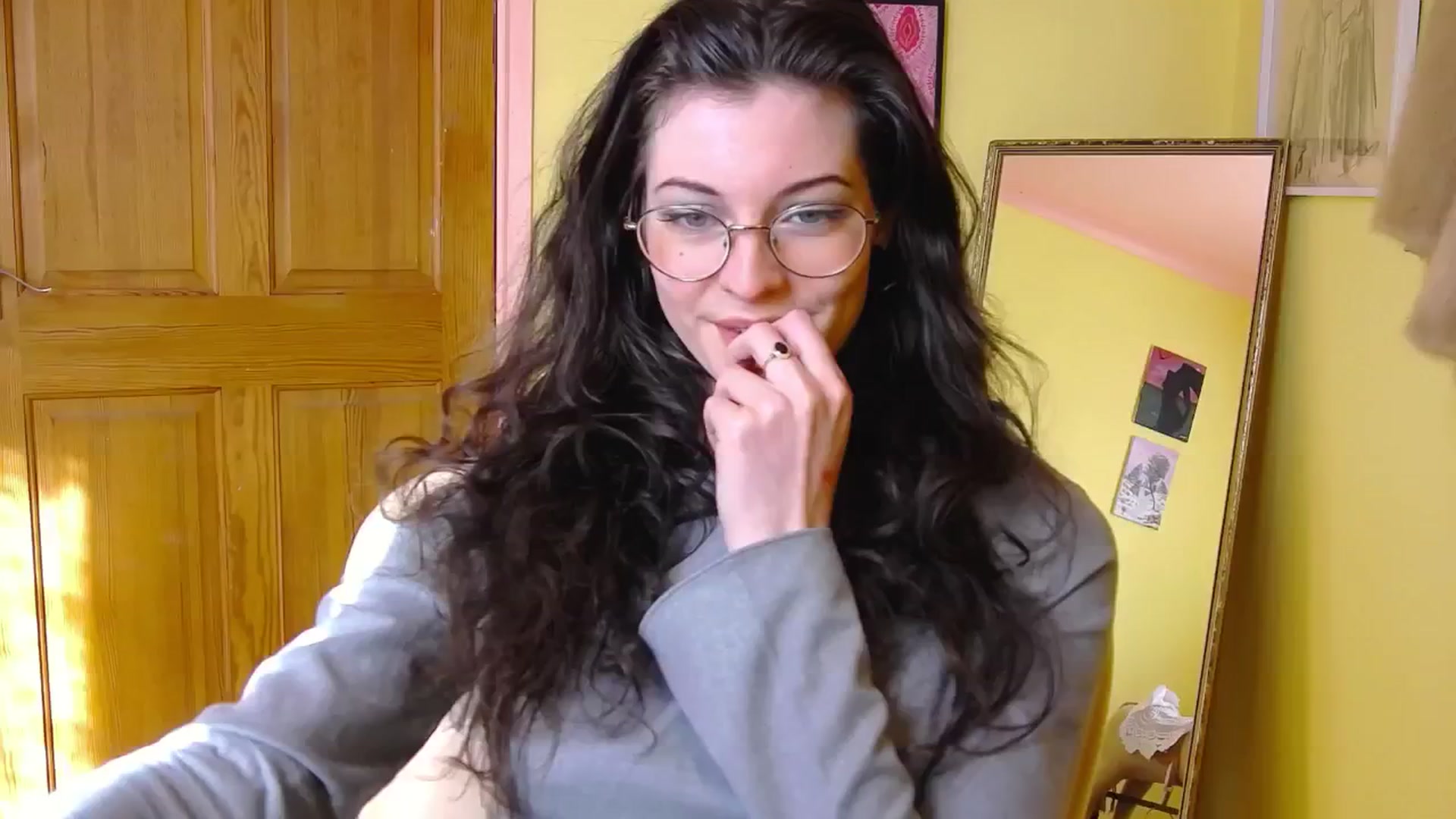 Gallery image thumbnail from viola__'s myfreecams stream on, 10/23/2024, 15:45 image 7 of 20