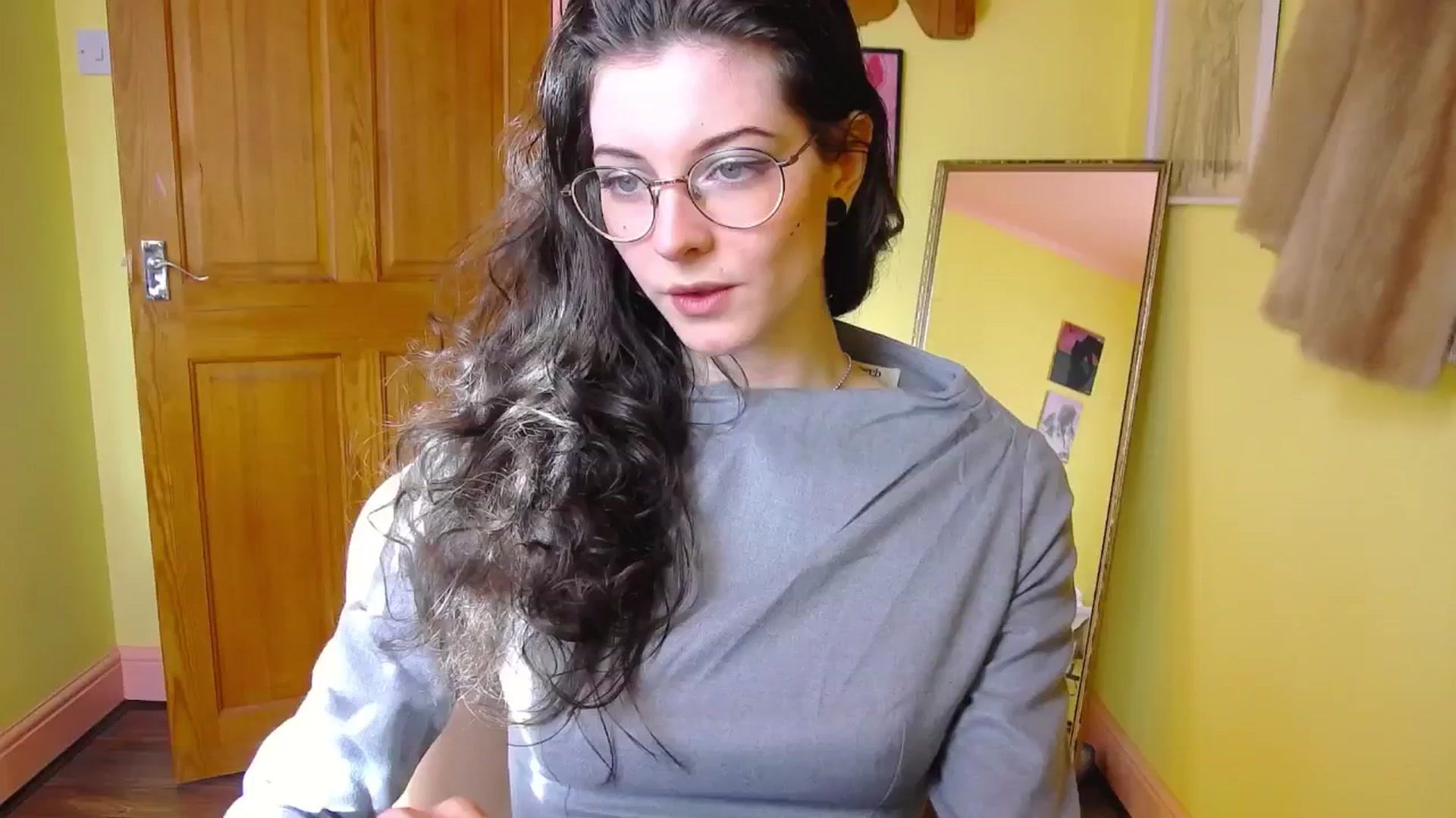 Gallery image thumbnail from viola__'s myfreecams stream on, 10/23/2024, 15:45 image 10 of 20