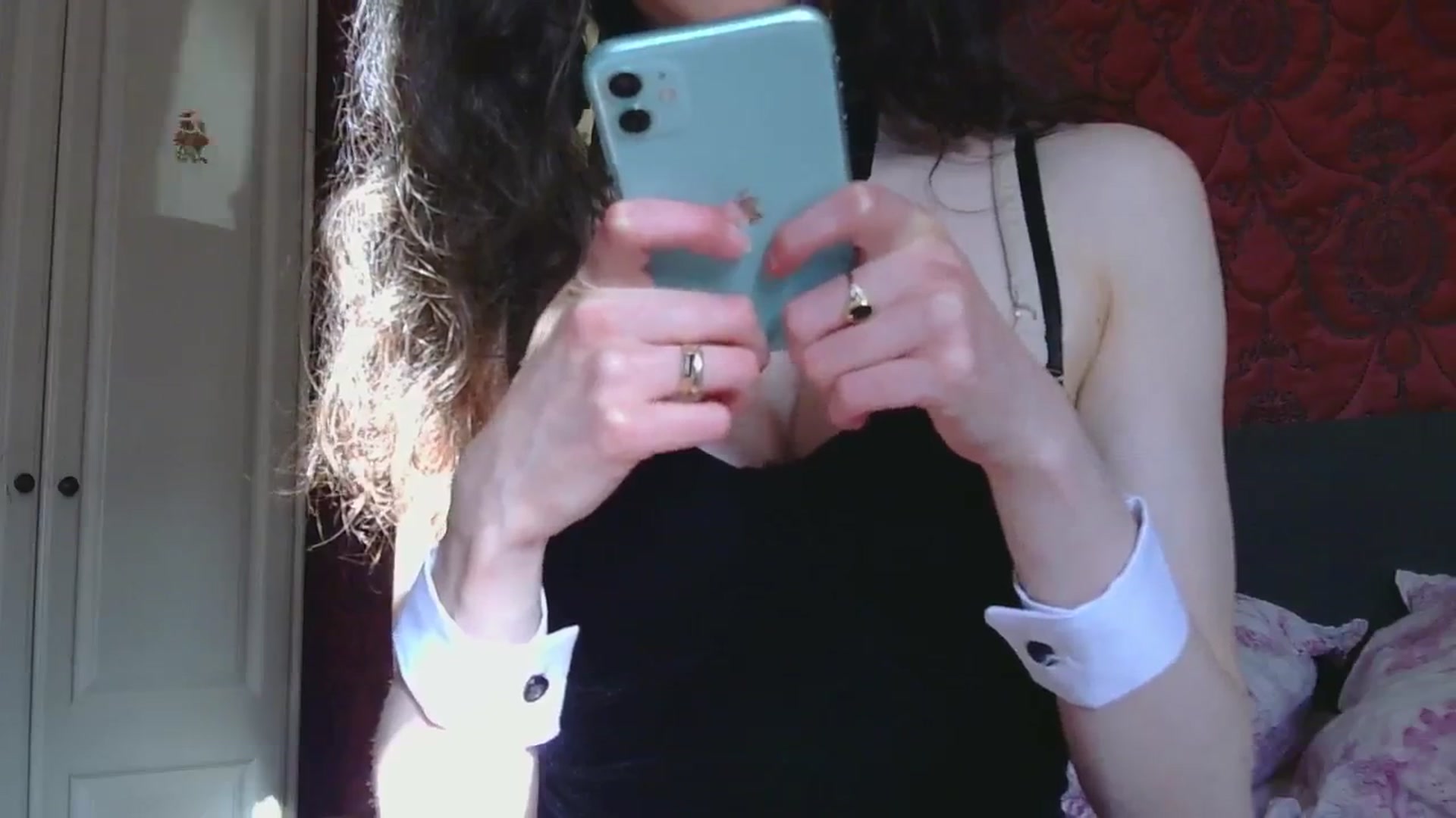 Gallery image thumbnail from viola__'s myfreecams stream on, 10/31/2024, 14:57 image 13 of 20