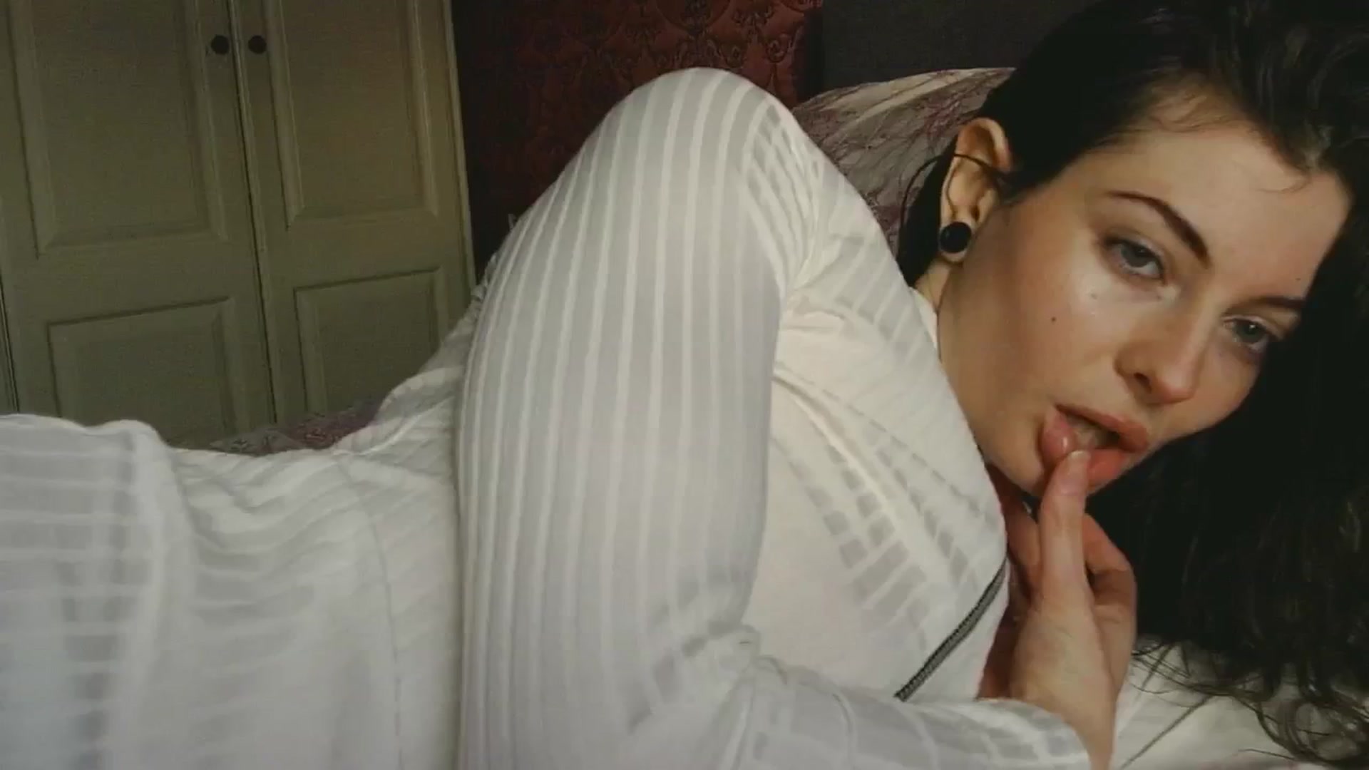 Gallery image thumbnail from viola__'s myfreecams stream on, 11/04/2024, 15:31 image 19 of 20