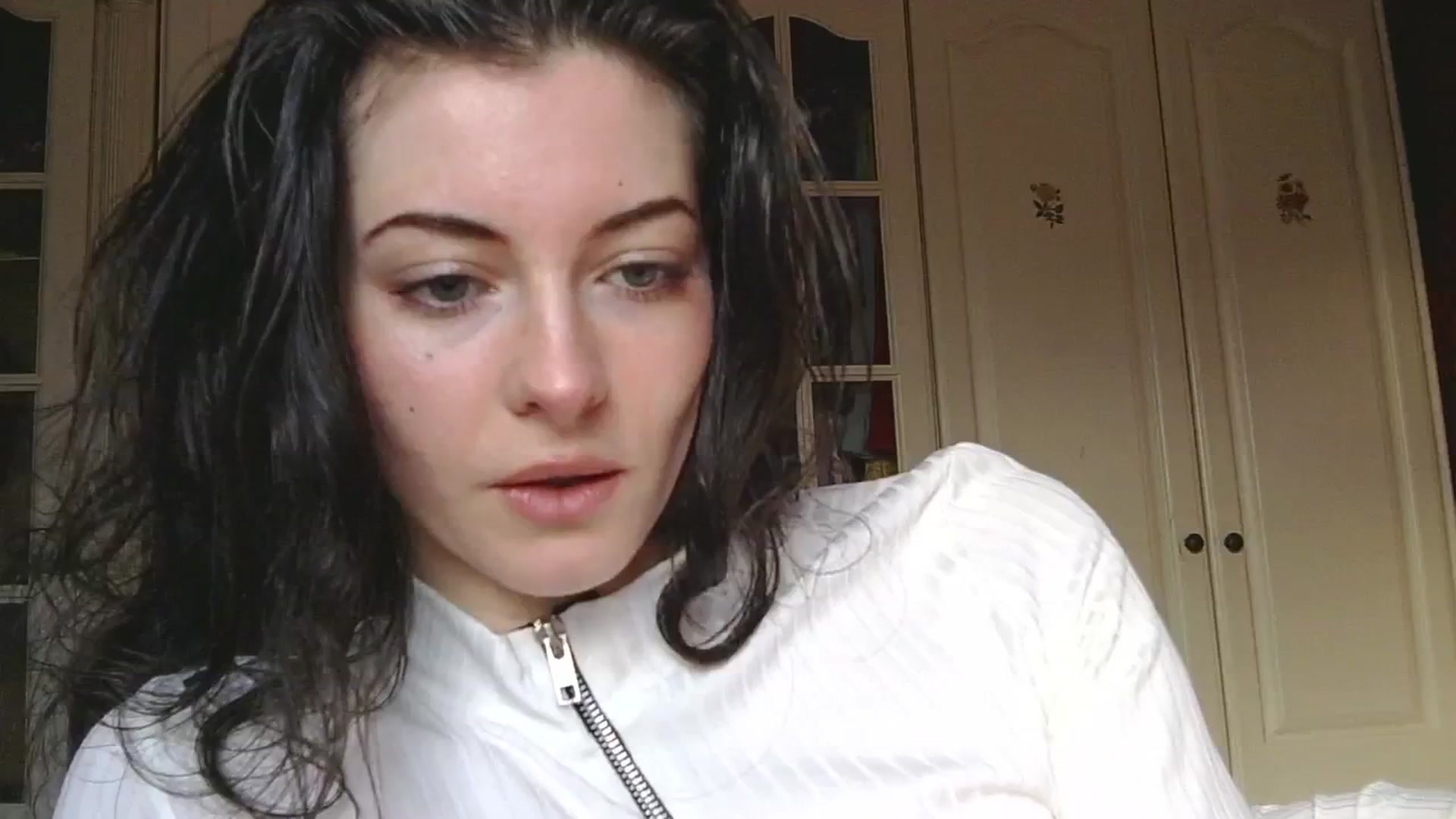 Gallery image thumbnail from viola__'s myfreecams stream on, 11/04/2024, 15:31 image 1 of 20