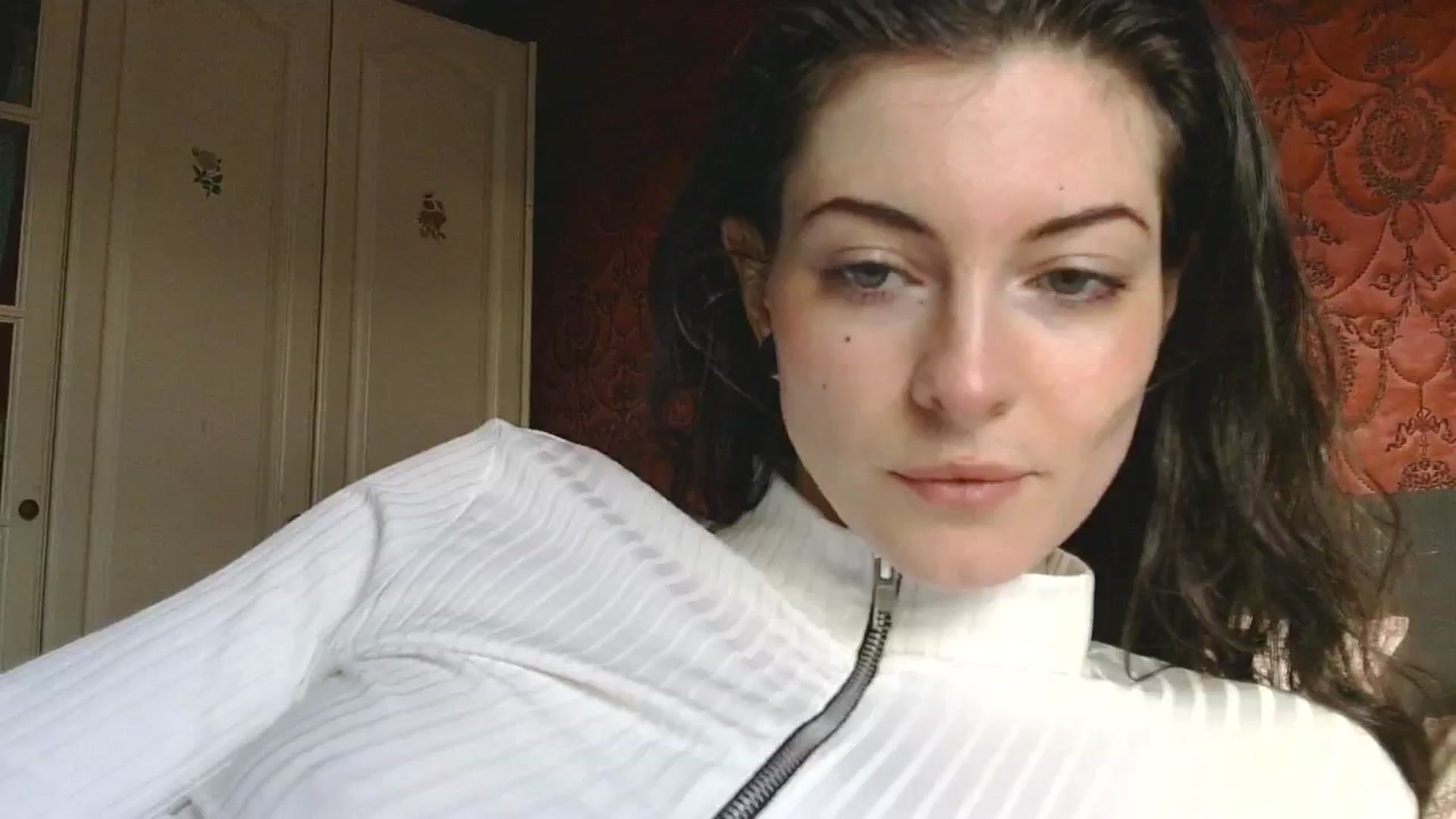 Gallery image thumbnail from viola__'s myfreecams stream on, 11/04/2024, 15:31 image 14 of 20